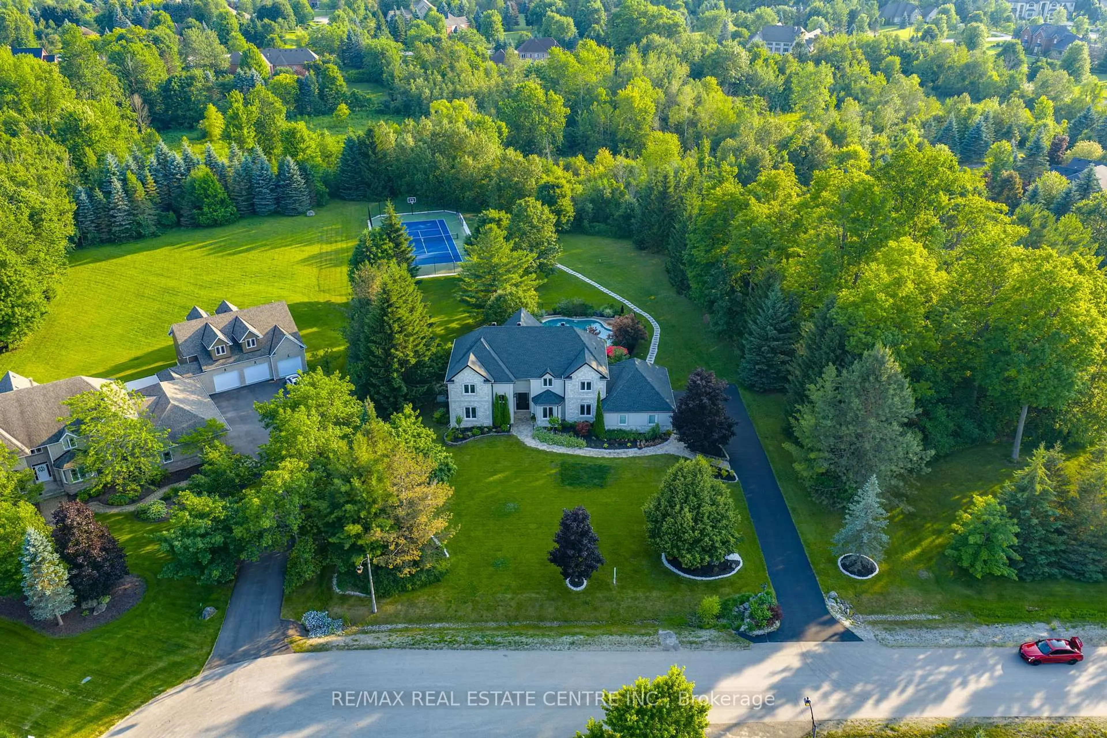 A pic from outside/outdoor area/front of a property/back of a property/a pic from drone, unknown for 11135 Menzies Crt, Milton Ontario L0P 1B0