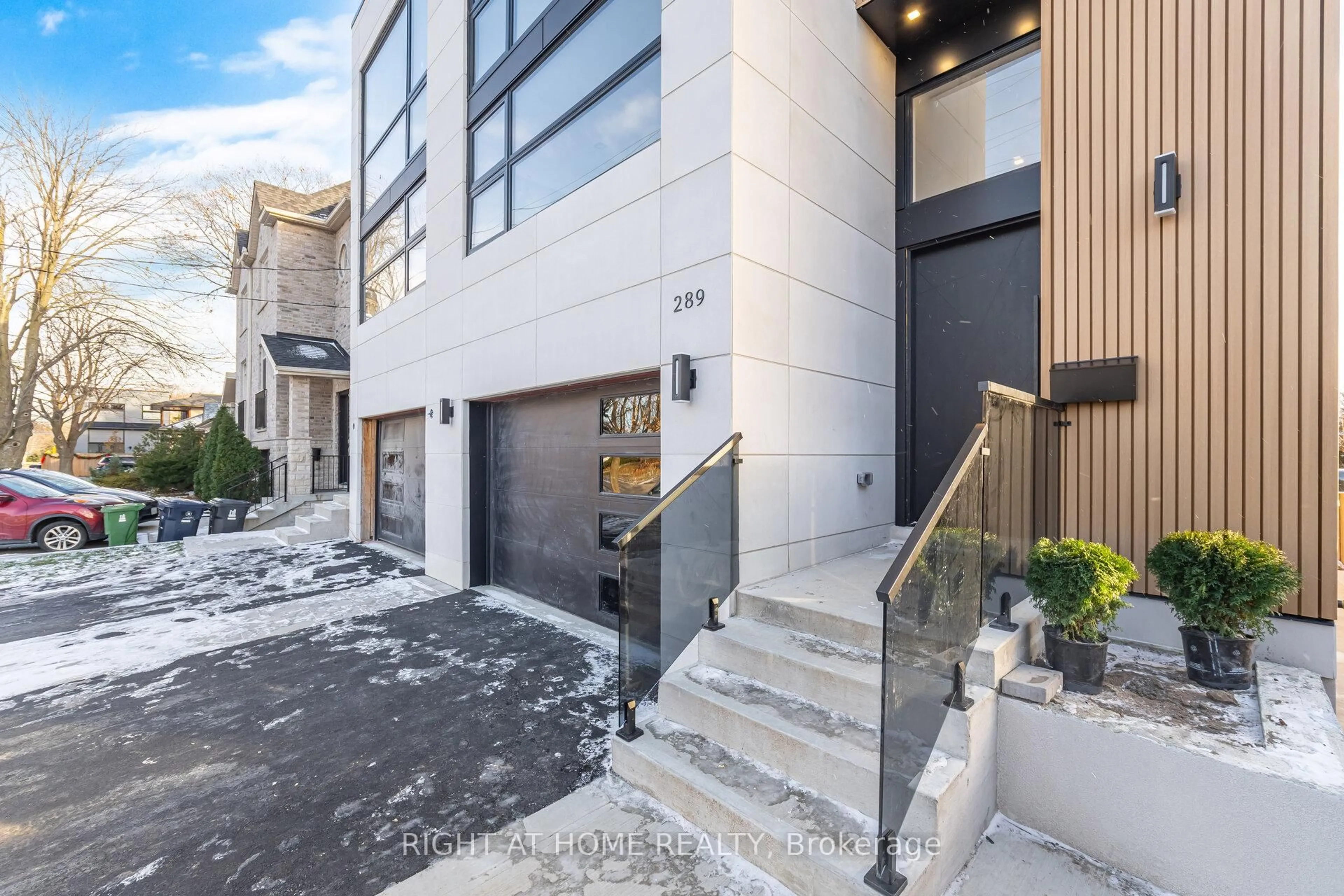 Unknown for 289 Valermo Dr, Toronto Ontario M8W 2L2