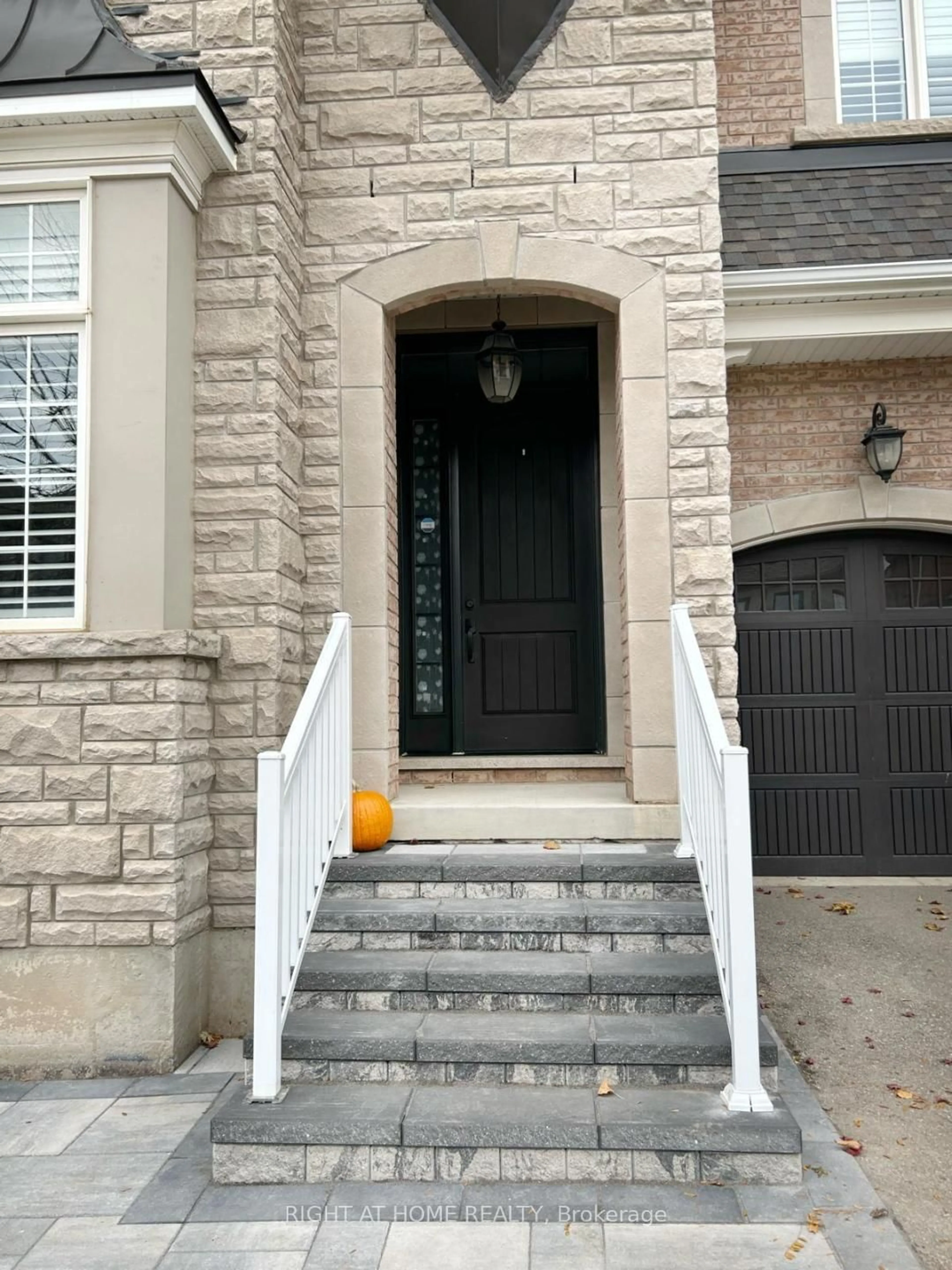 Unknown for 421 Ginger Gate, Oakville Ontario L6M 1N2