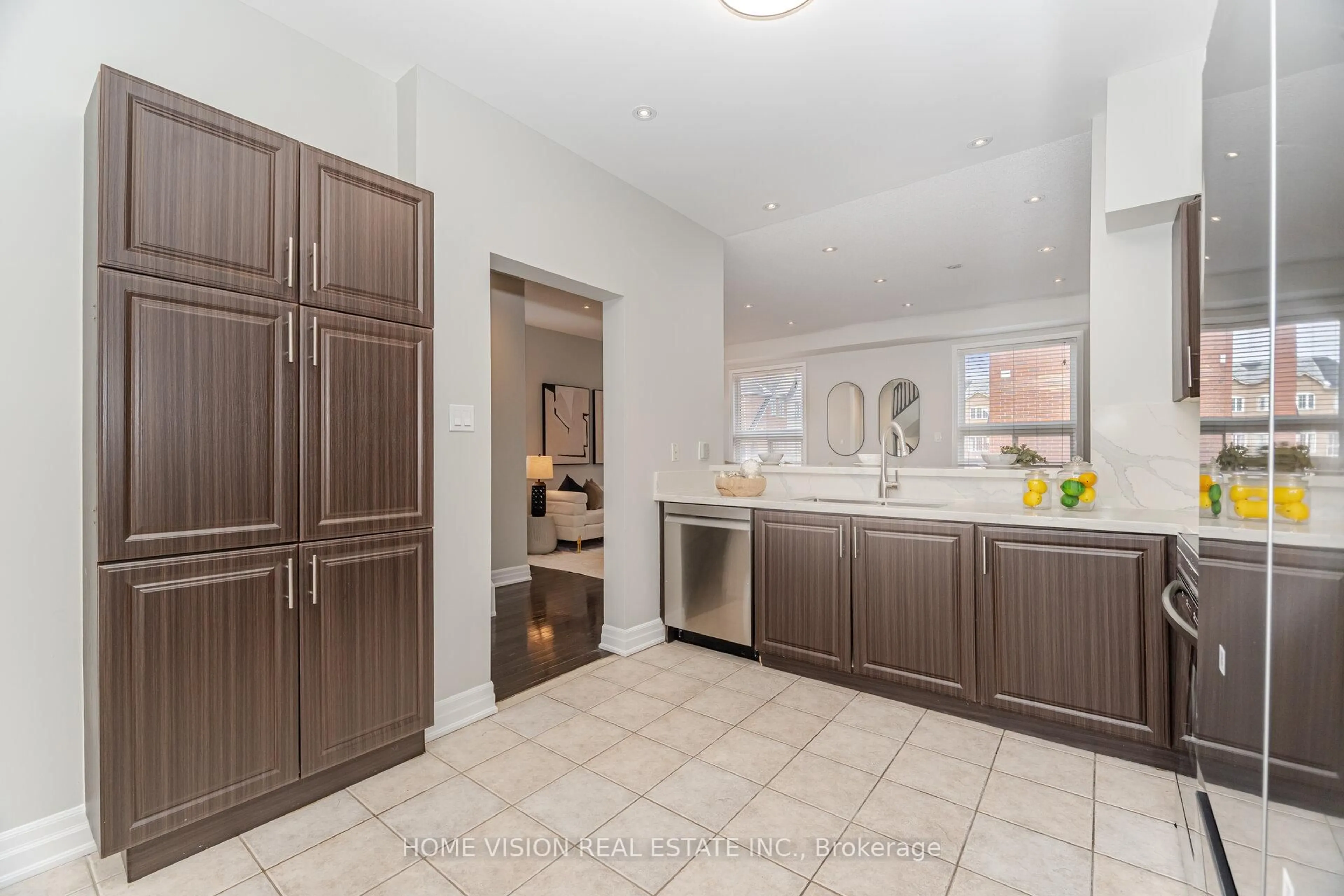 Unknown for 7155 Magistrate Terr #155, Mississauga Ontario L5W 1Y9