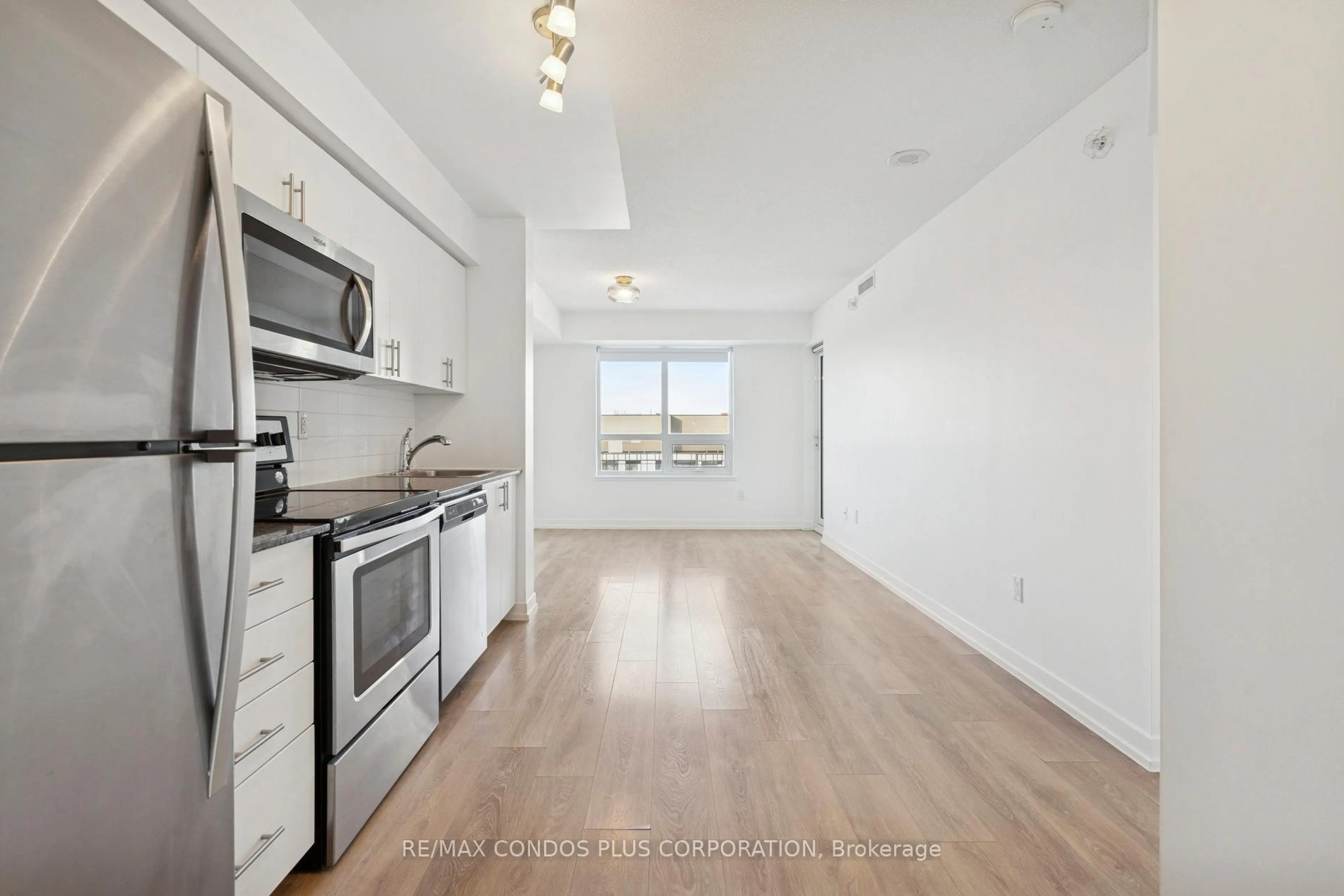 Standard kitchen, unknown for 1420 Dupont Rd #1609, Toronto Ontario M6H 0C2