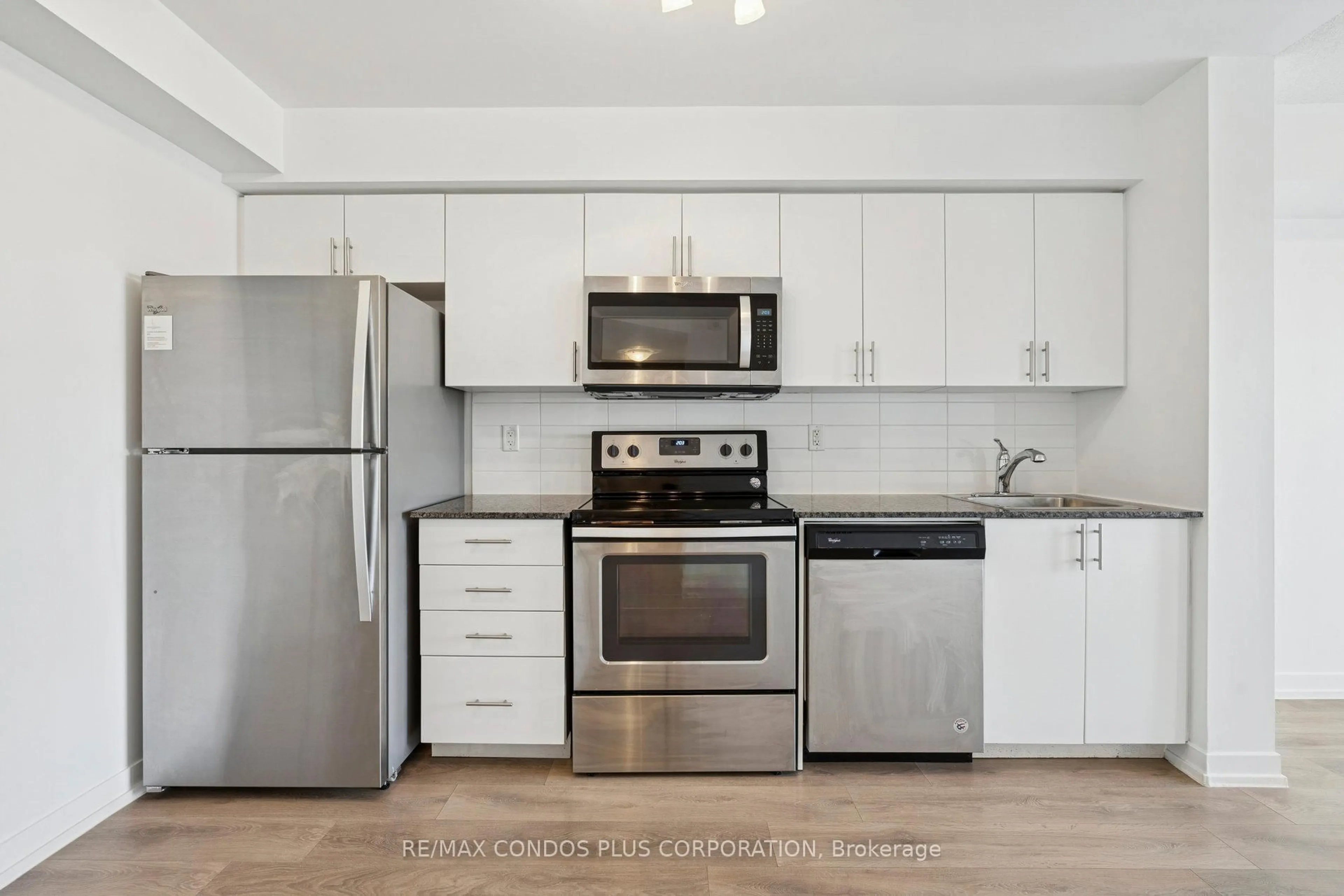 Standard kitchen, unknown for 1420 Dupont Rd #1609, Toronto Ontario M6H 0C2