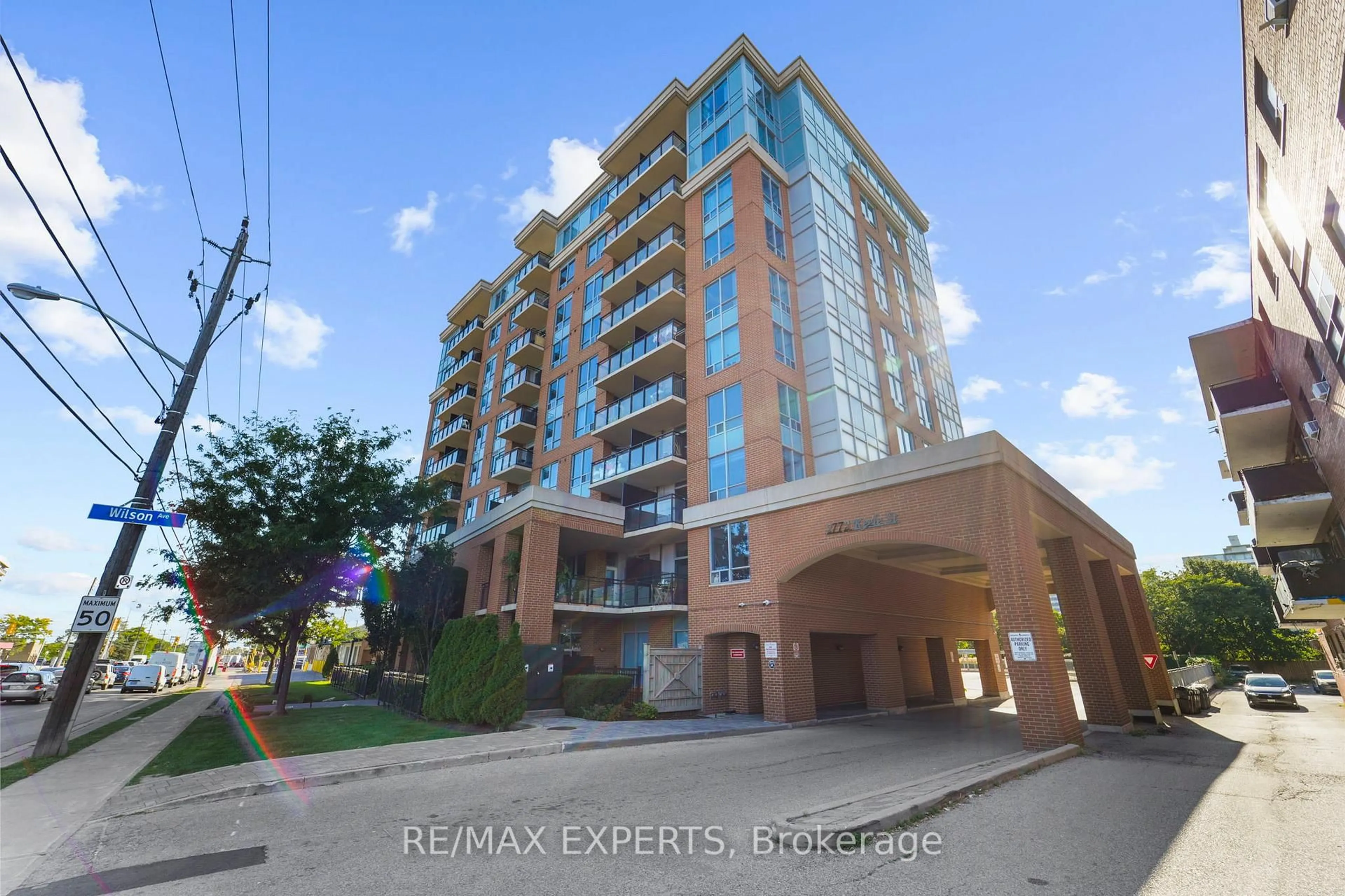 Indoor foyer for 2772 Keele St #105, Toronto Ontario M3M 0A3