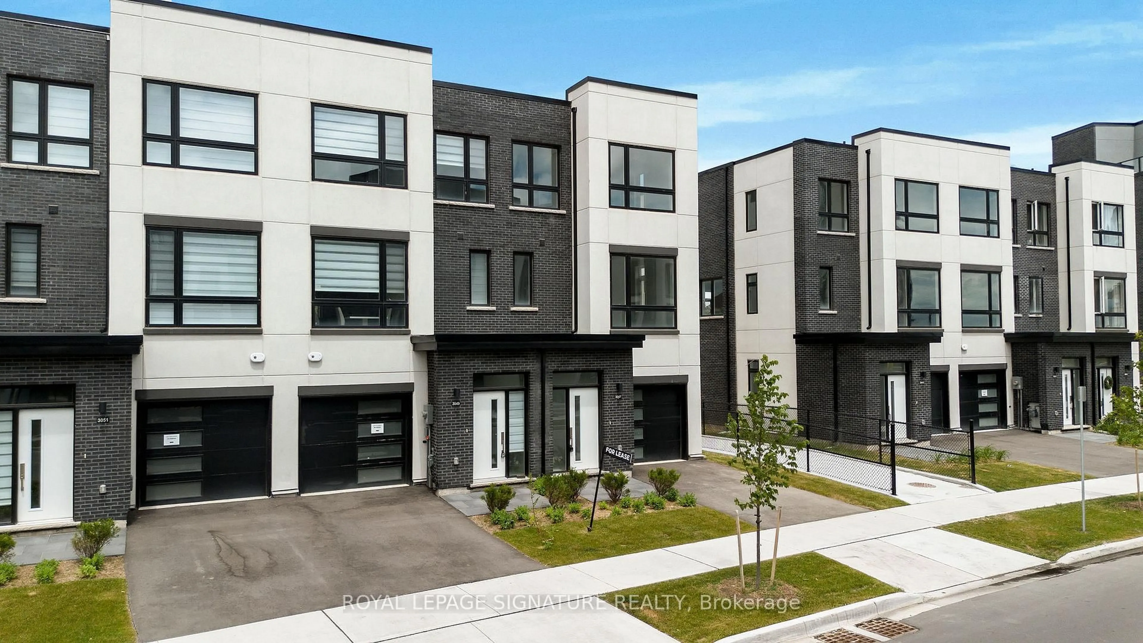 Home with brick exterior material, street for 3047 Trailside Dr, Oakville Ontario L6M 4M2