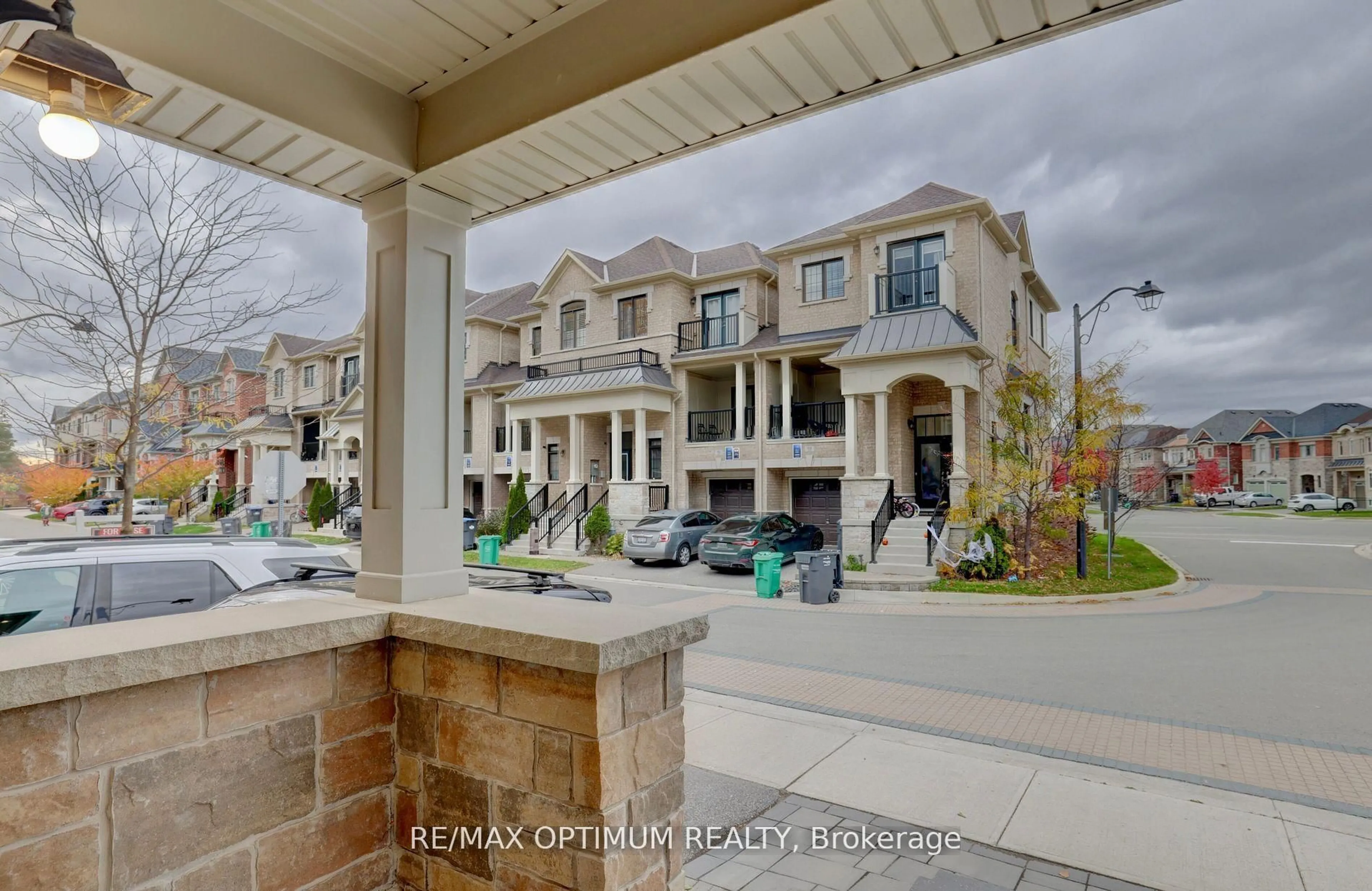 Unknown for 42 OAKMORE Lane, Brampton Ontario L6Y 6H5