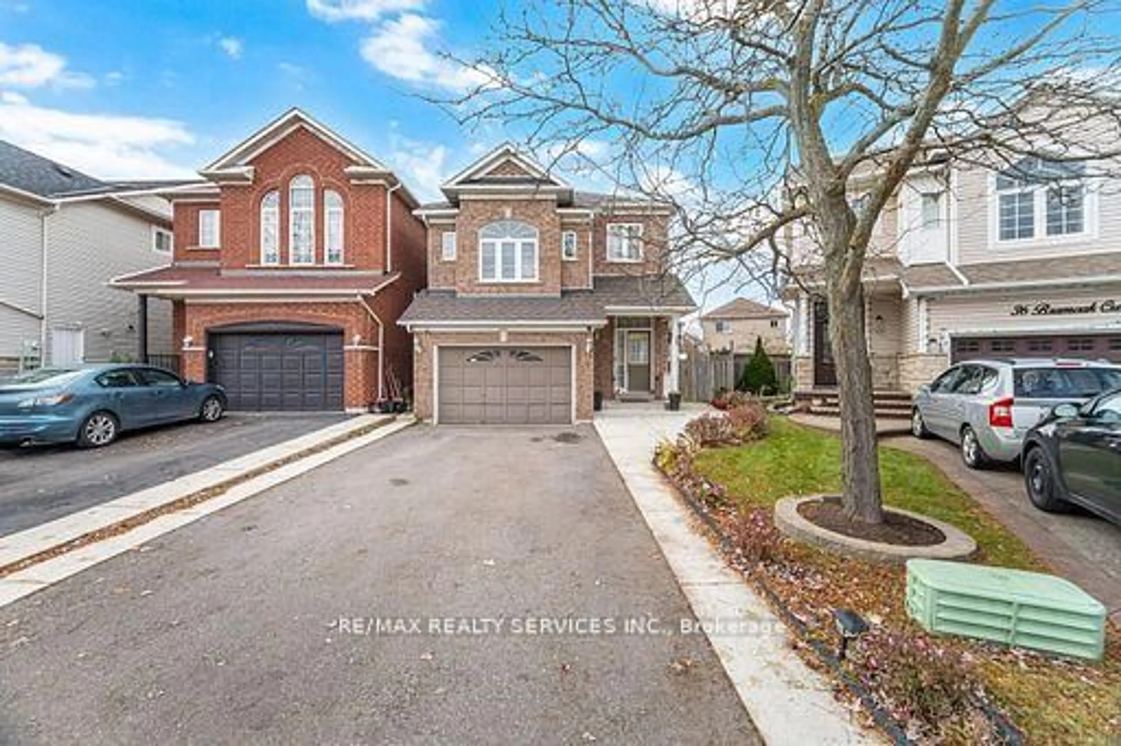Home with brick exterior material, street for 34 Bramoak Cres, Brampton Ontario L7A 1T6