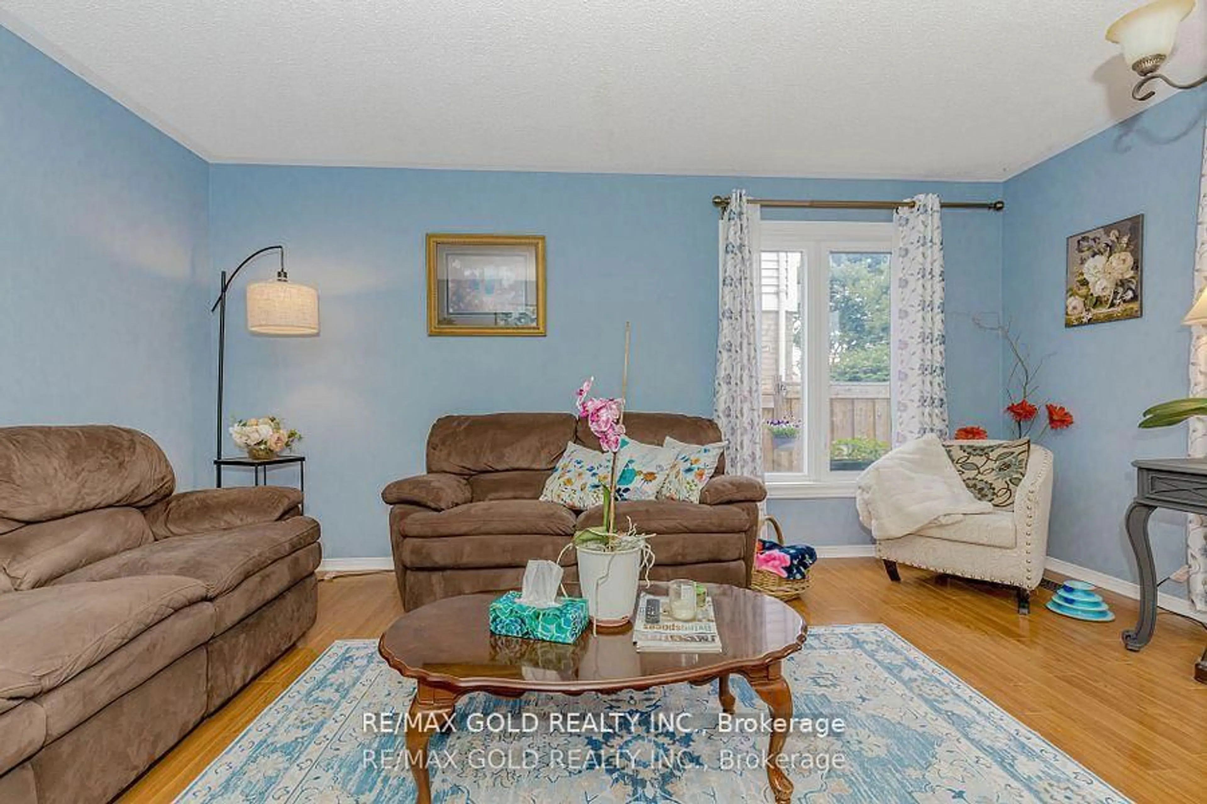 Living room with furniture, unknown for 139 Chipmunk Cres, Brampton Ontario L6R 1B7