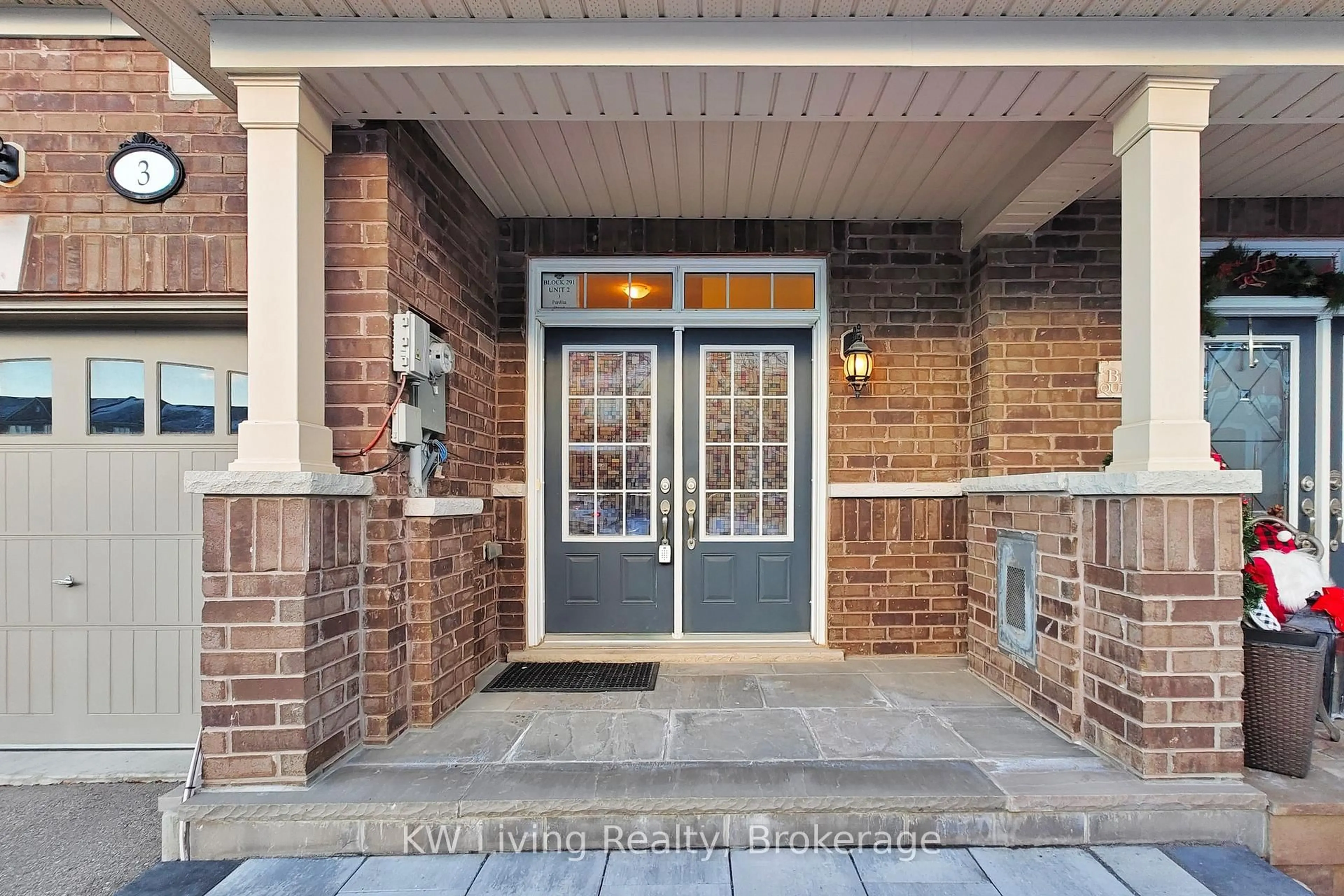 Indoor entryway for 3 Perdita Rd, Brampton Ontario L6Y 6B1