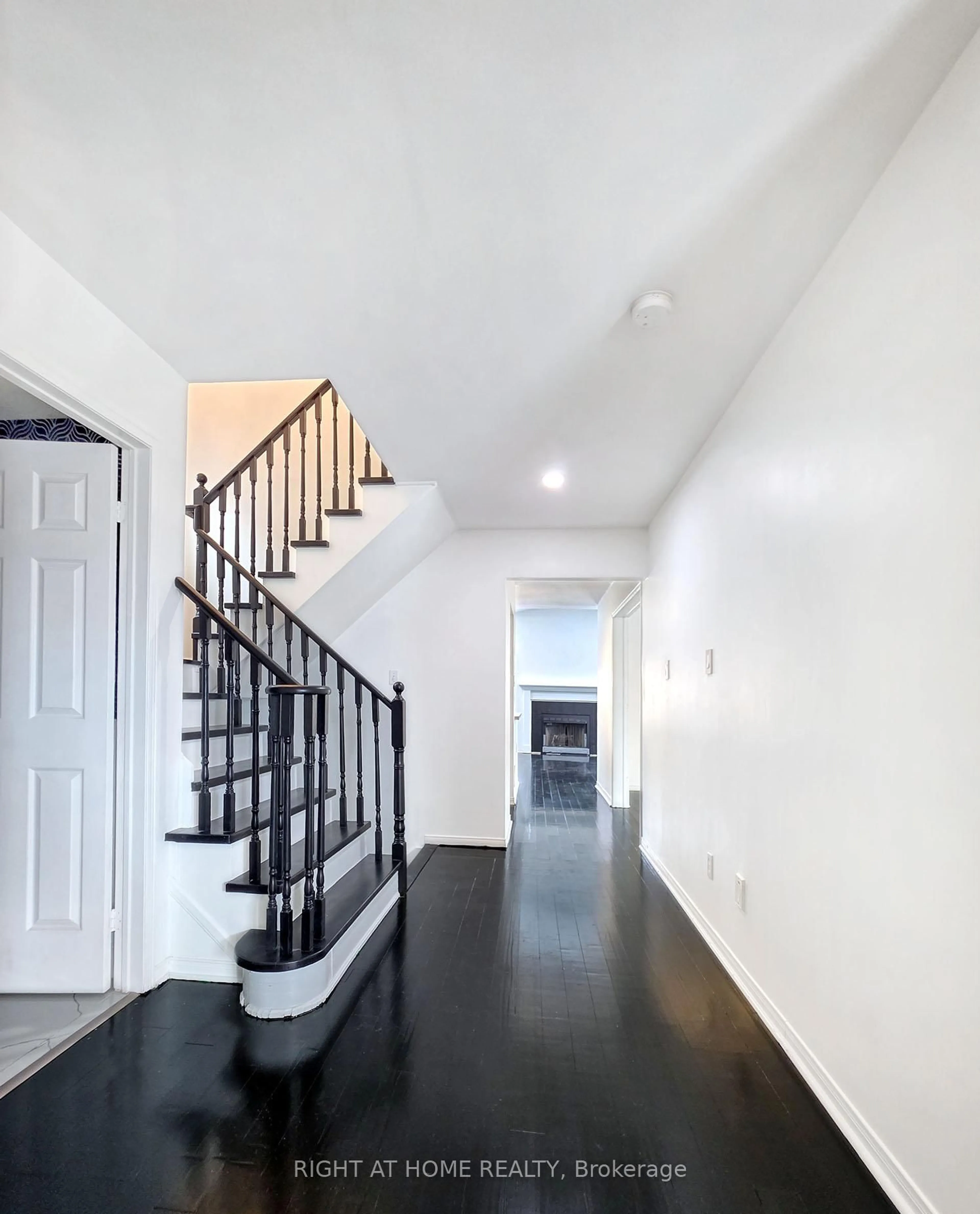 Unknown for 6 Buffridge Tr, Brampton Ontario L7A 1H2