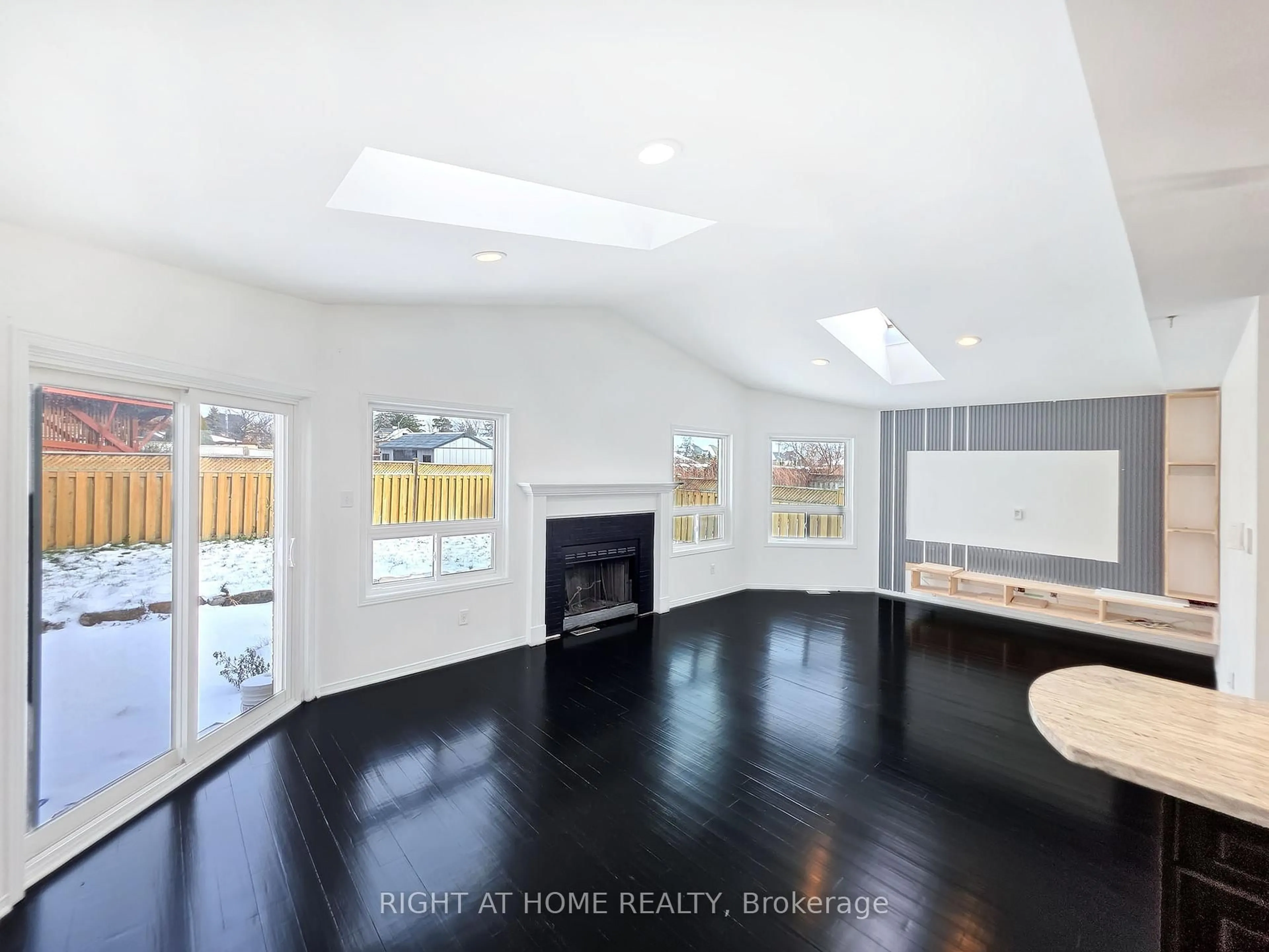 Unknown for 6 Buffridge Tr, Brampton Ontario L7A 1H2