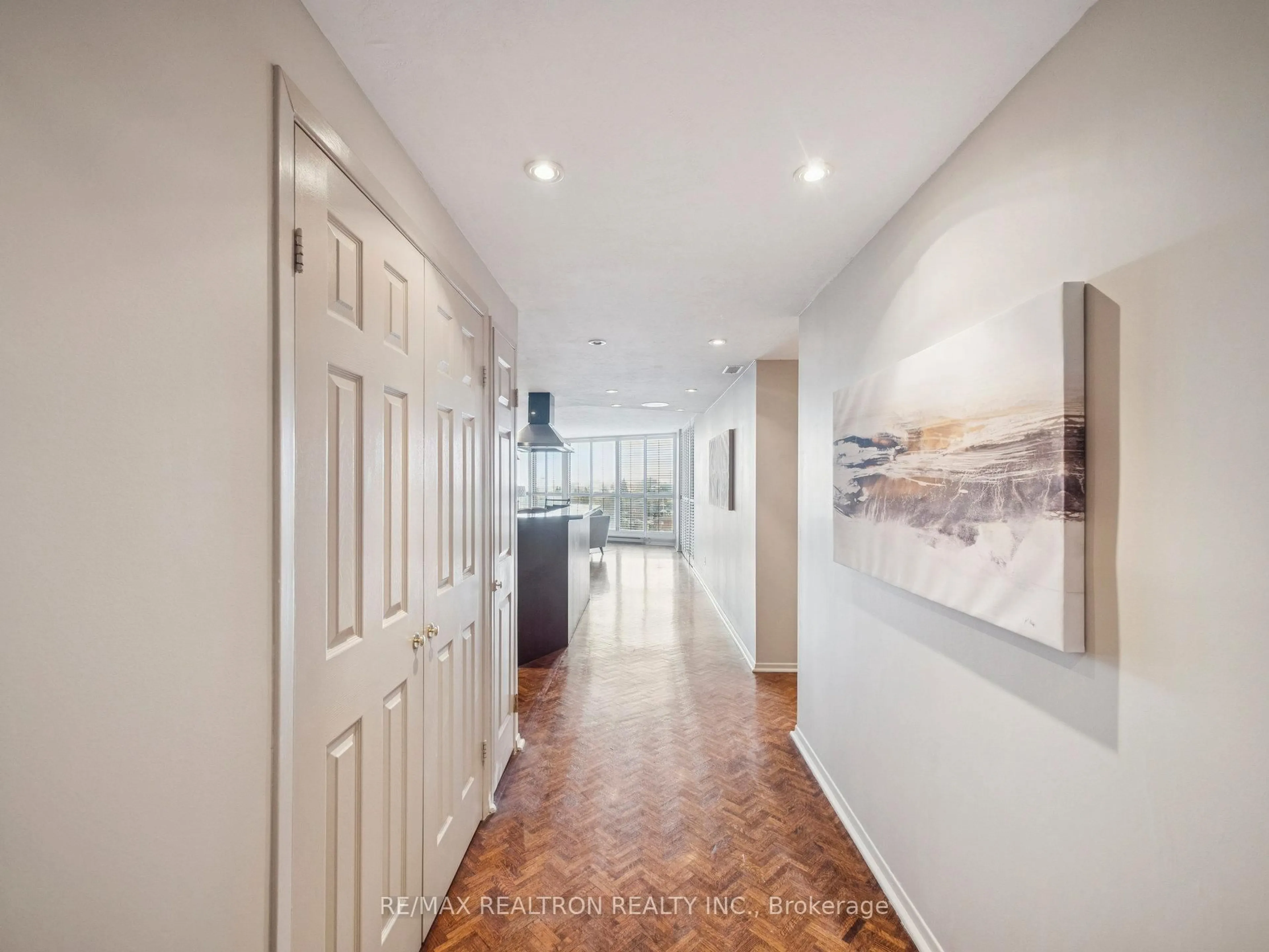 Indoor entryway for 2000 Islington Ave #710, Toronto Ontario M9P 3S7