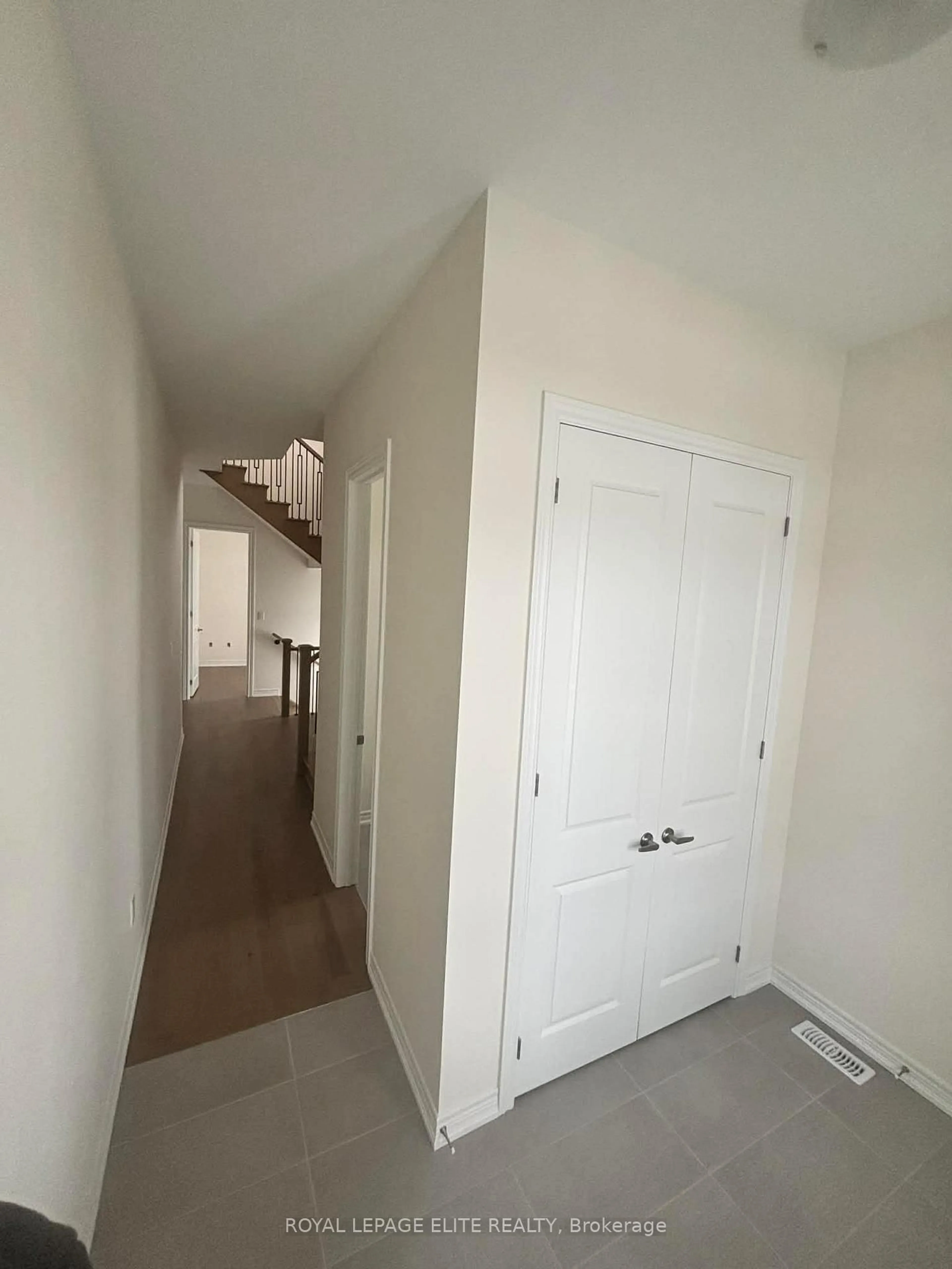 A pic of a room for 23 Addison St, Caledon Ontario L7C 4P6