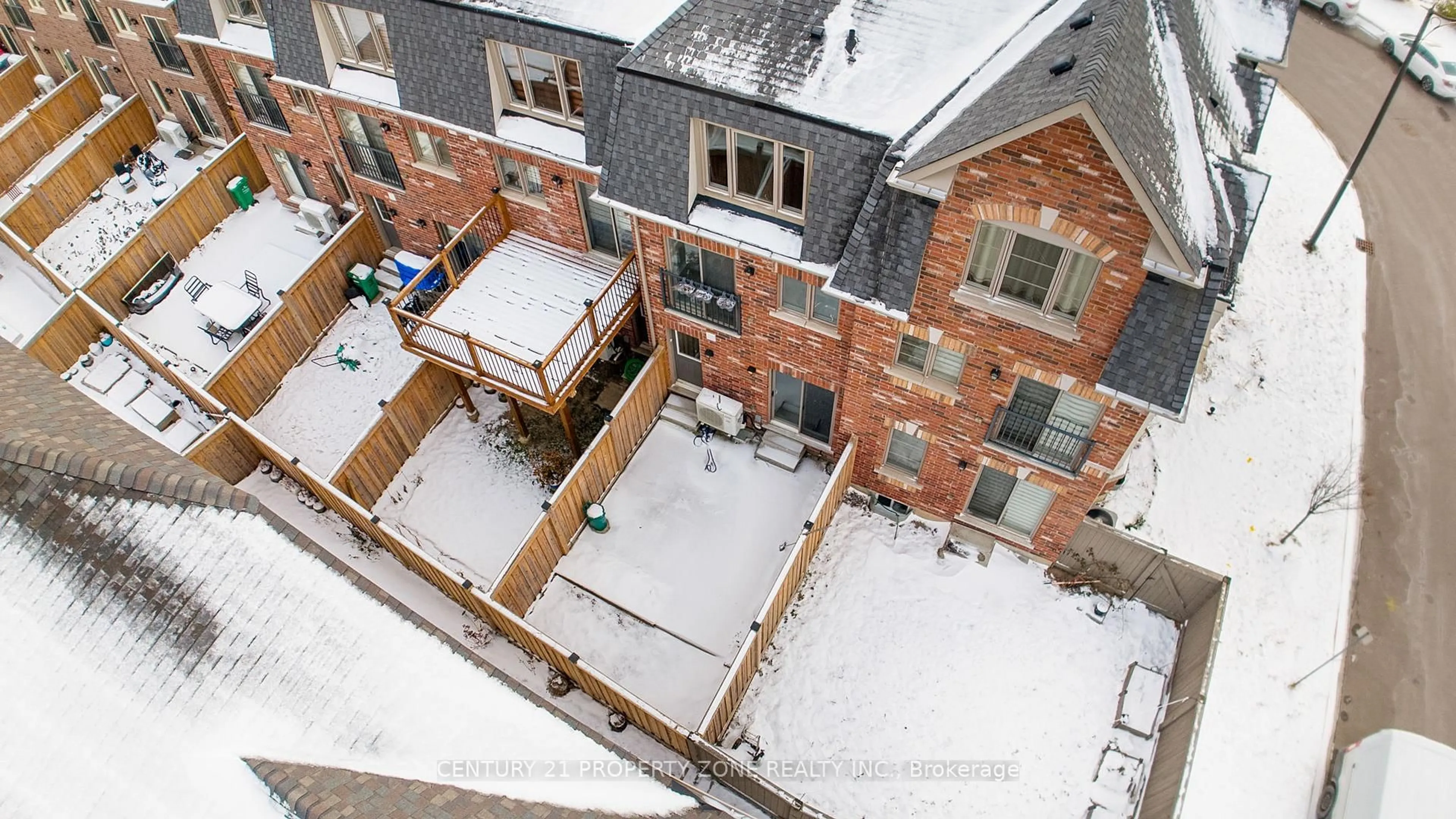 A pic from outside/outdoor area/front of a property/back of a property/a pic from drone, city buildings view from balcony for 29 Pennycross Cres #4, Brampton Ontario L7A 0B6