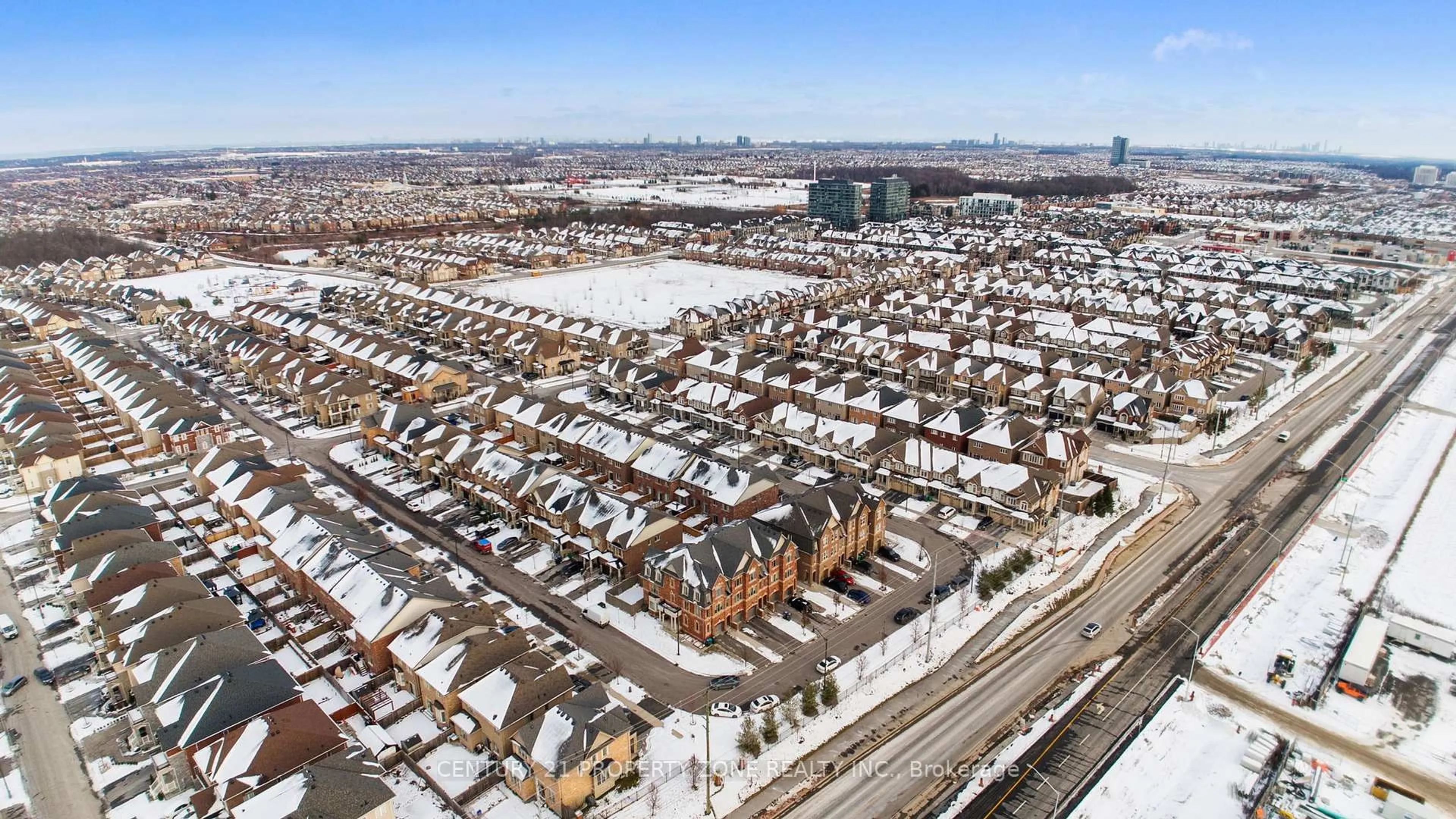 A pic from outside/outdoor area/front of a property/back of a property/a pic from drone, street for 29 Pennycross Cres #4, Brampton Ontario L7A 0B6
