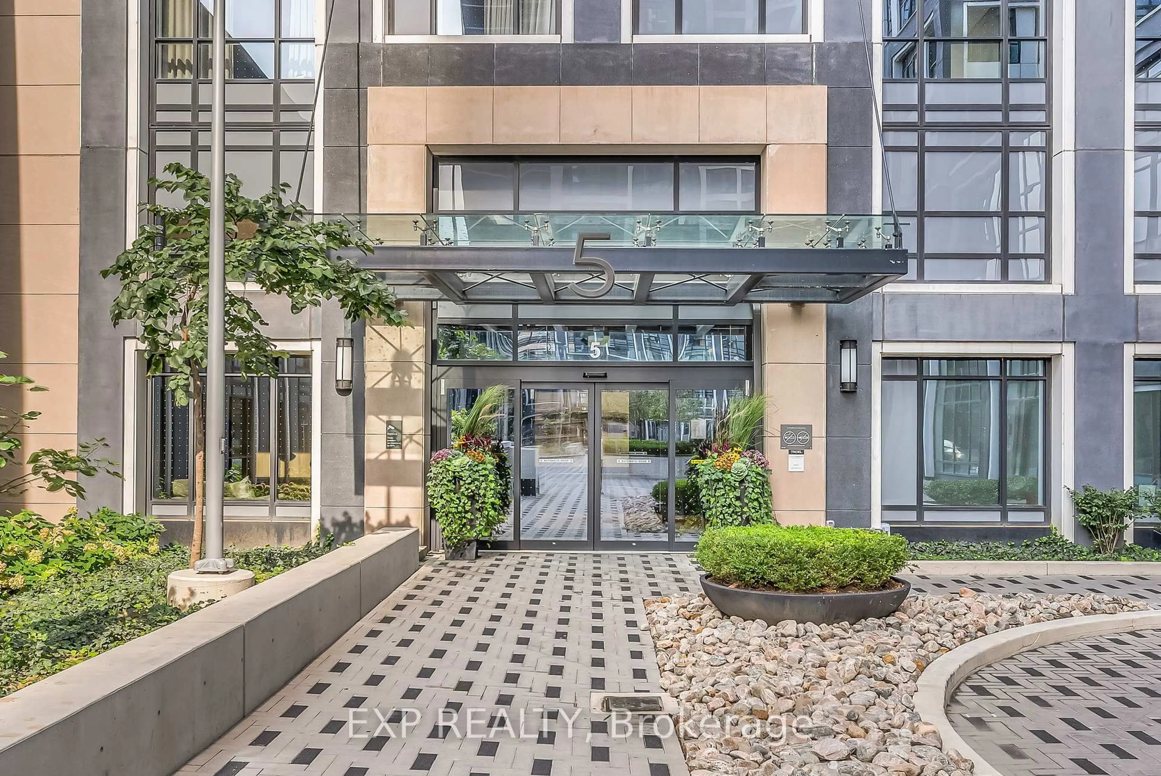 Indoor foyer for 5 Mabelle Ave #2235, Toronto Ontario M9A 0C8