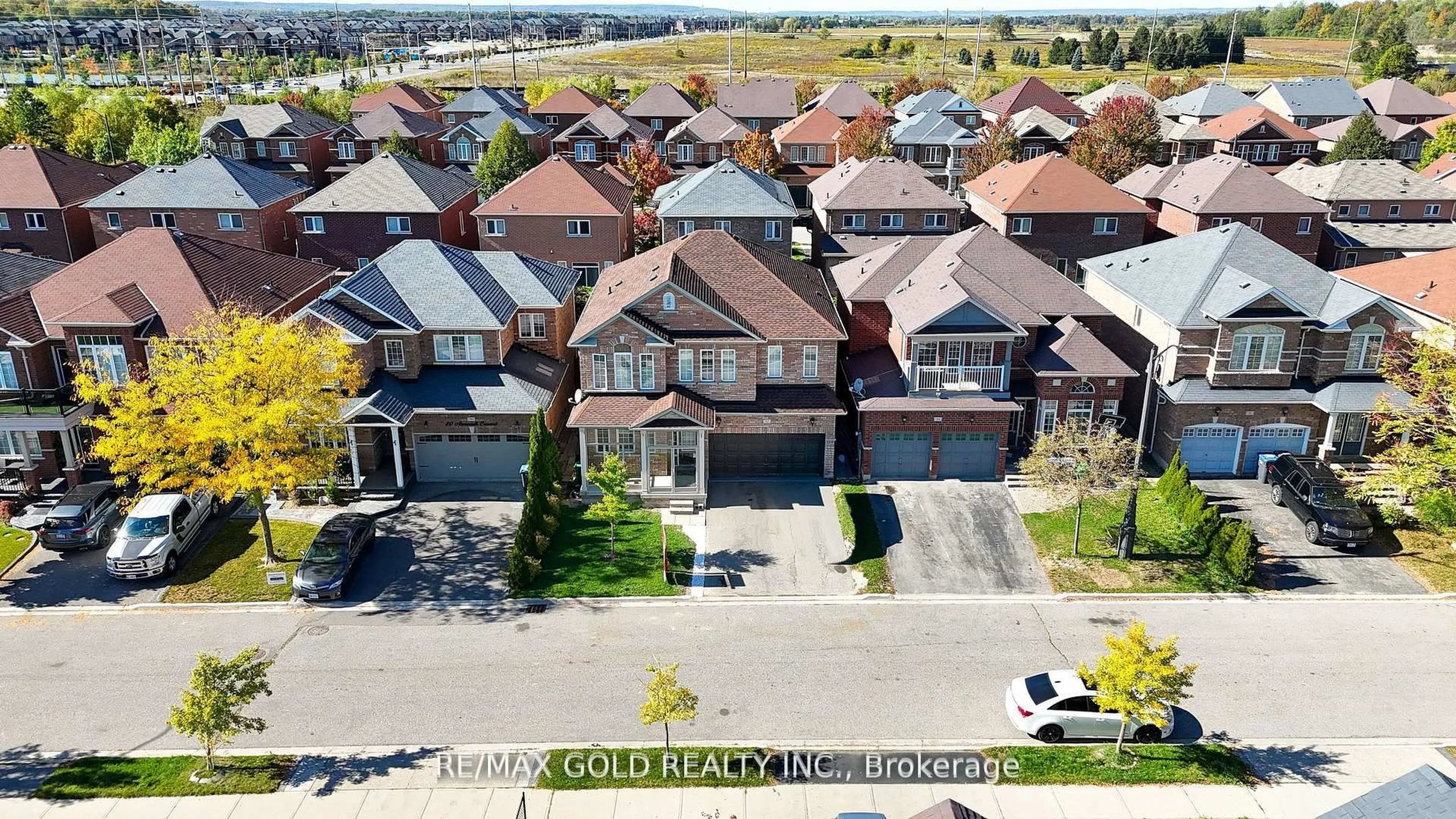 A pic from outside/outdoor area/front of a property/back of a property/a pic from drone, street for 82 Amaranth Cres, Brampton Ontario L7A 0L4