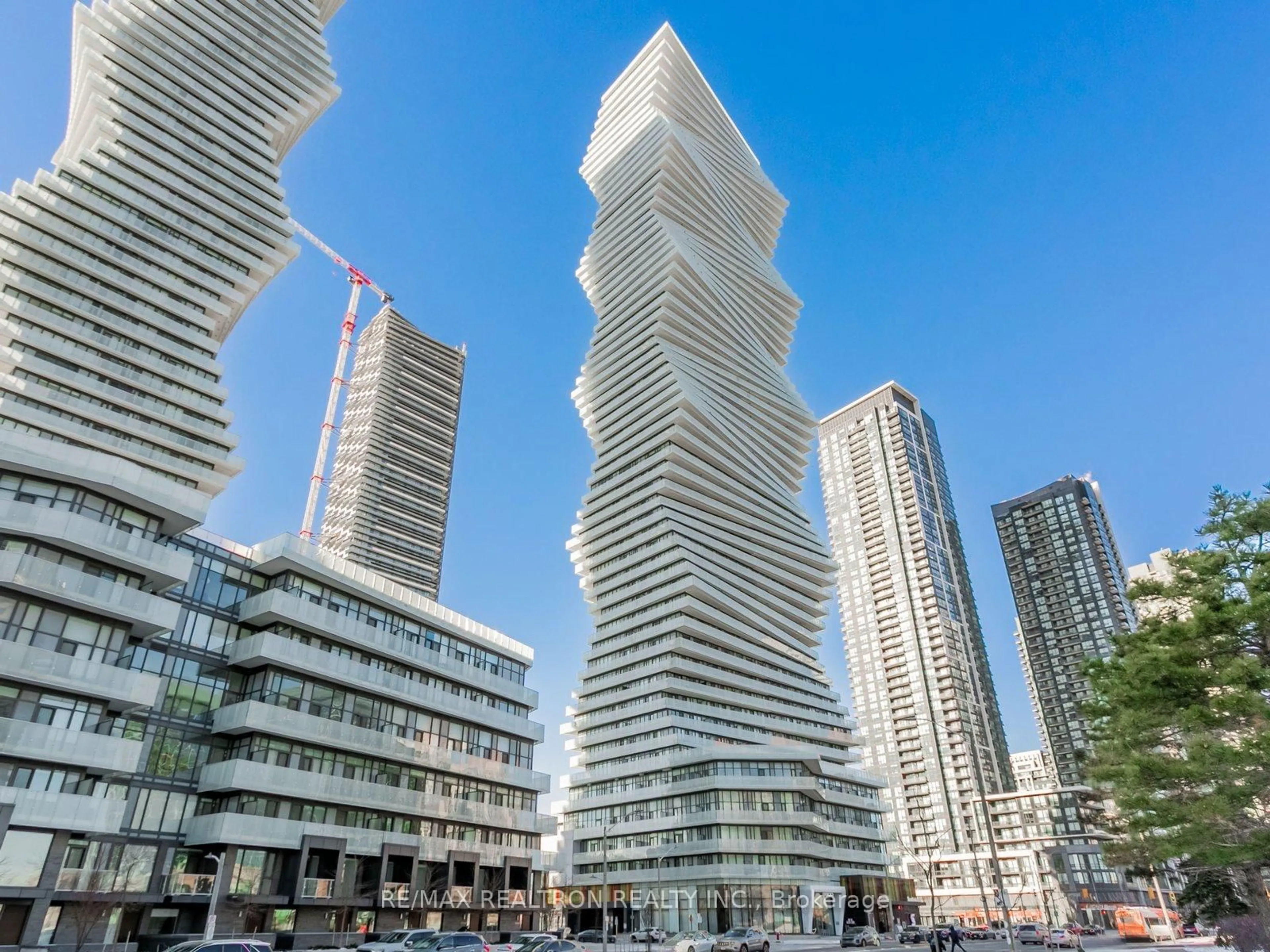 Unknown for 3900 Confederation Pkwy #1612, Mississauga Ontario L5B 0M3