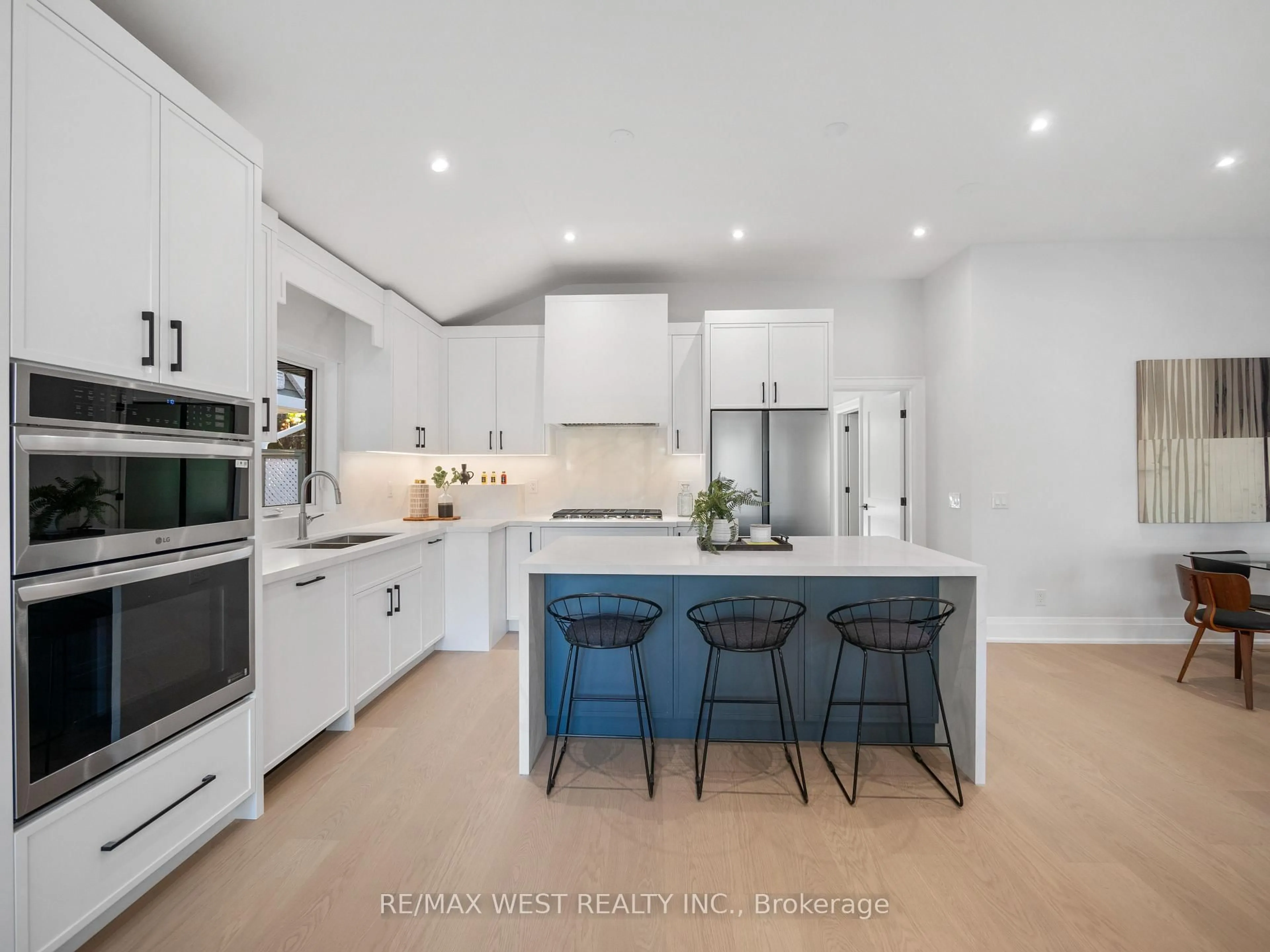 Contemporary kitchen, unknown for 24 Appledale Rd, Toronto Ontario M9B 5G4