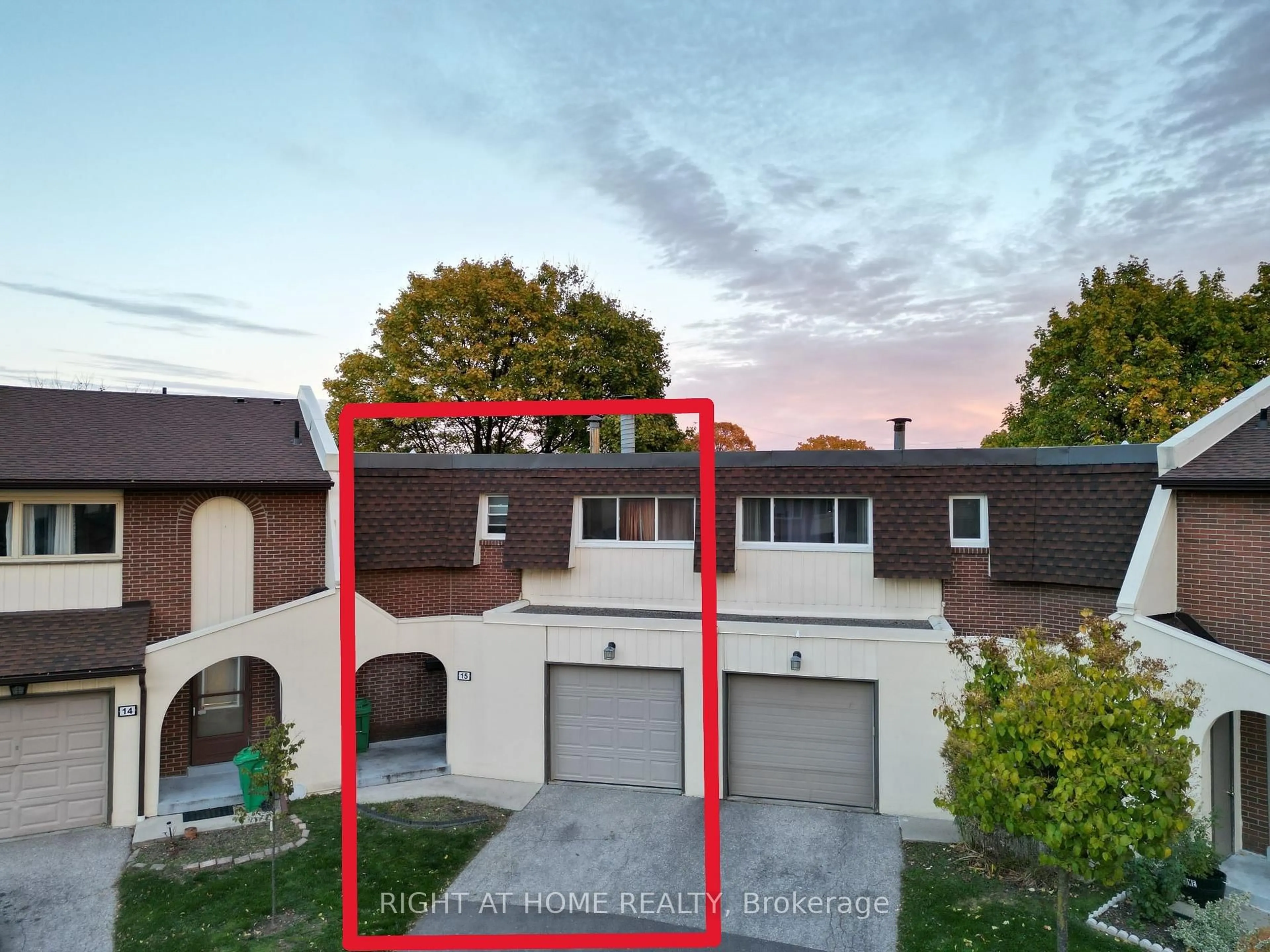 A pic from outside/outdoor area/front of a property/back of a property/a pic from drone, street for 41 Mississauga Valley Blvd ##15, Mississauga Ontario L5A 3N5