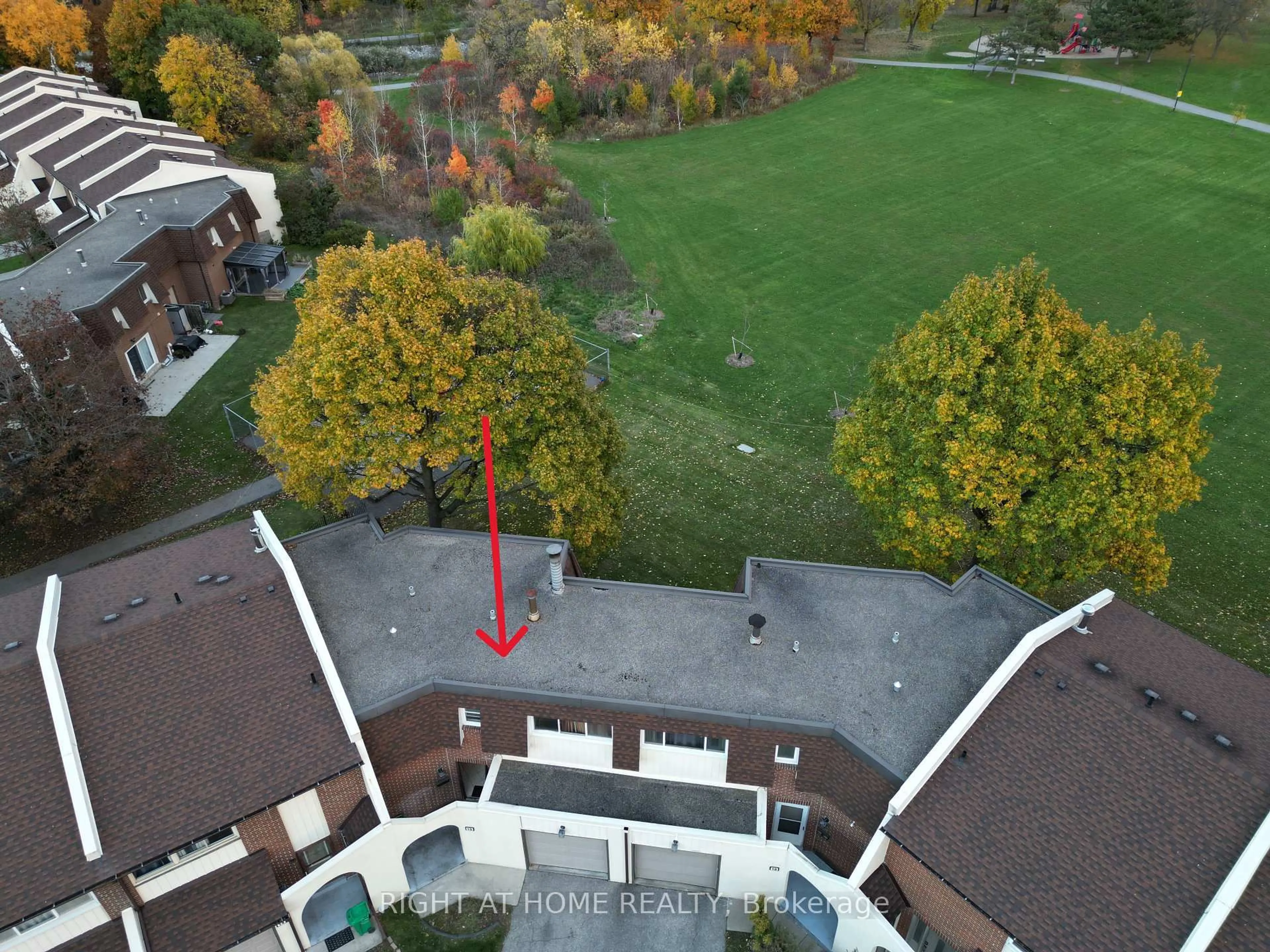 A pic from outside/outdoor area/front of a property/back of a property/a pic from drone, city buildings view from balcony for 41 Mississauga Valley Blvd ##15, Mississauga Ontario L5A 3N5
