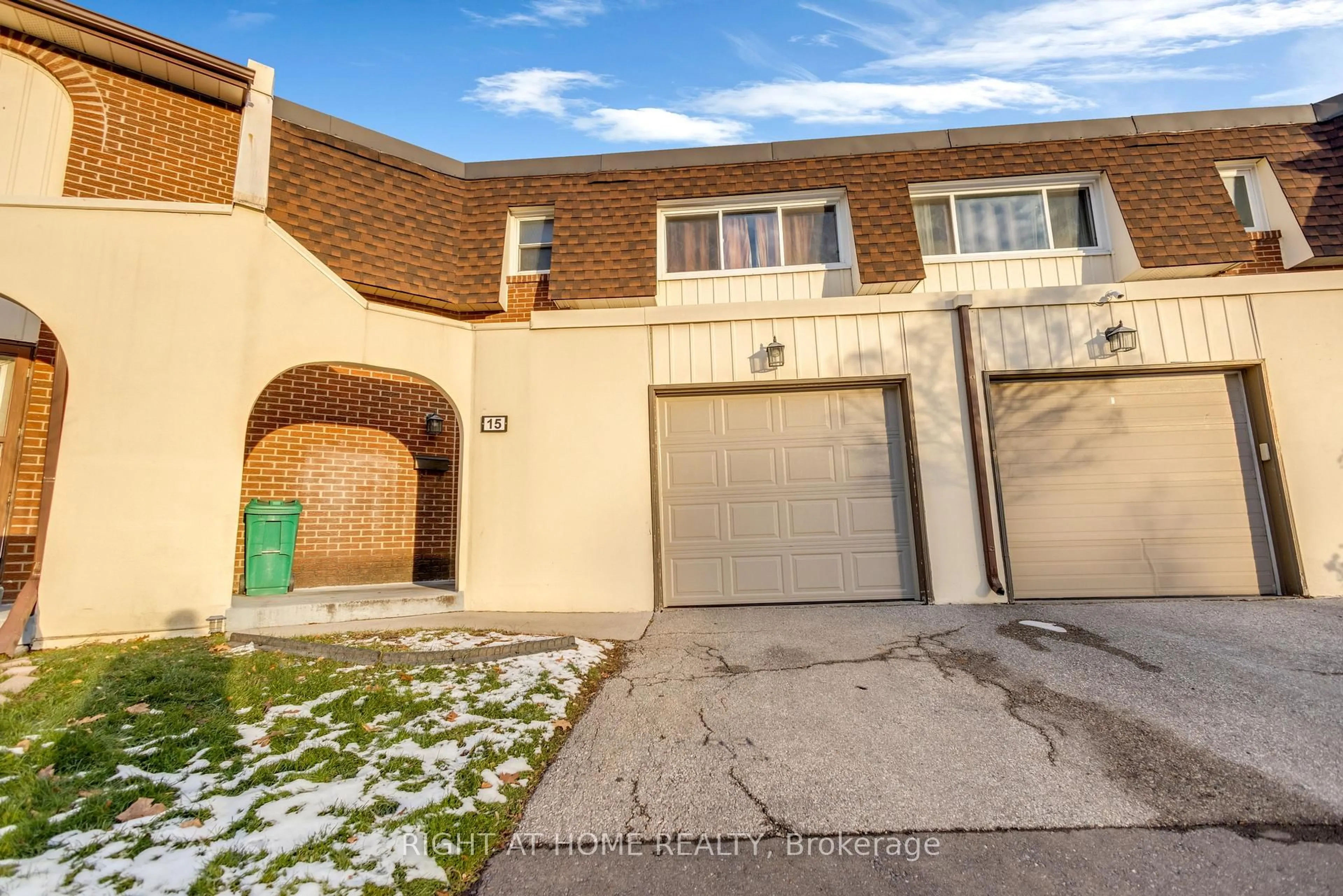 Unknown for 41 Mississauga Valley Blvd ##15, Mississauga Ontario L5A 3N5