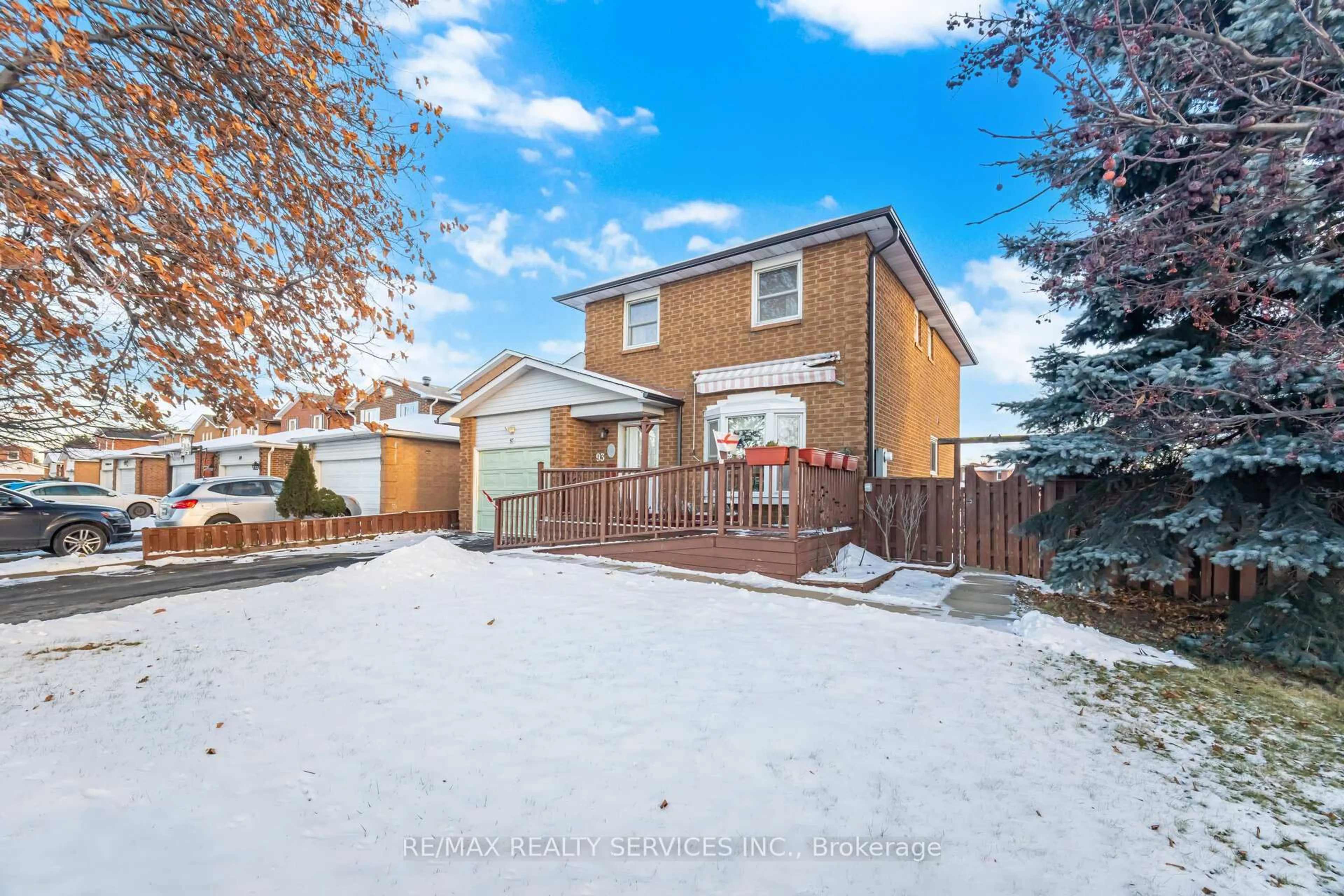 A pic from outside/outdoor area/front of a property/back of a property/a pic from drone, street for 93 Wildercroft Ave, Brampton Ontario L6V 4G6