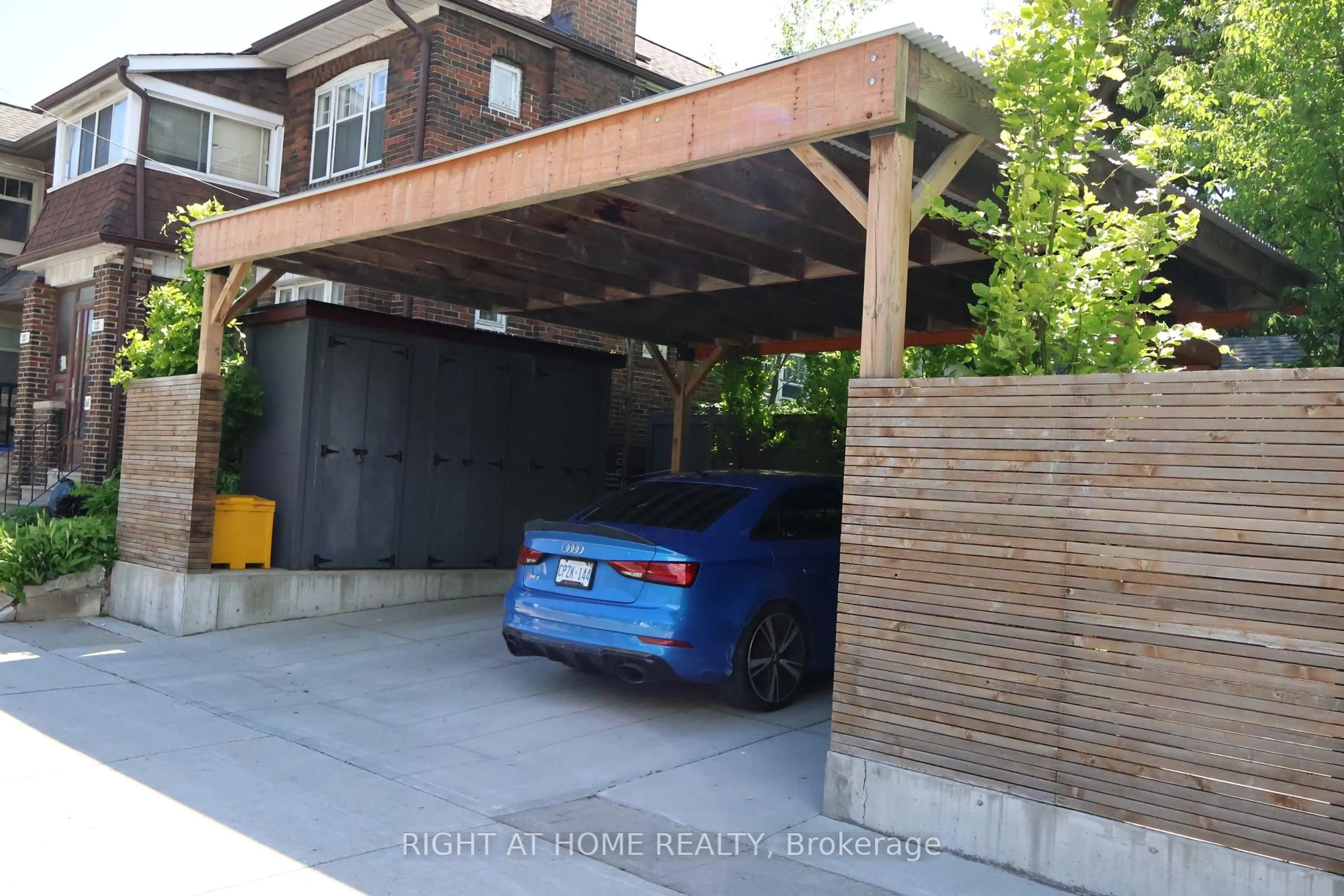 Indoor garage for 218 Jane St, Toronto Ontario M6S 3Y9