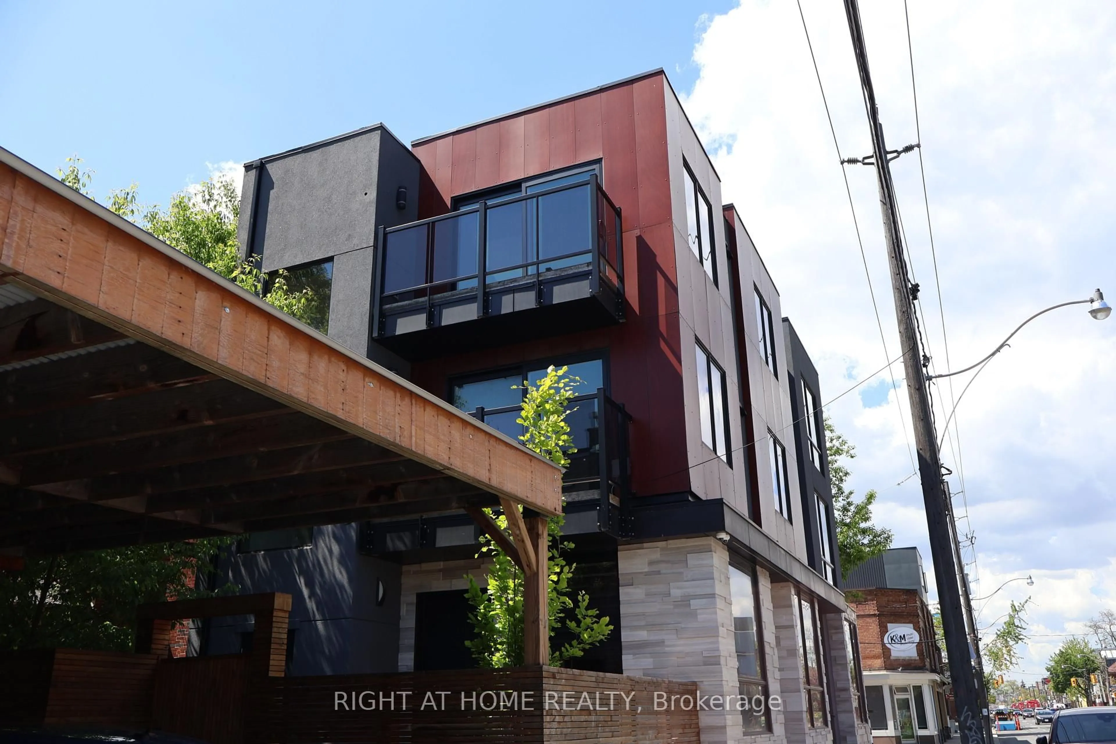 Home with brick exterior material, unknown for 218 Jane St, Toronto Ontario M6S 3Y9