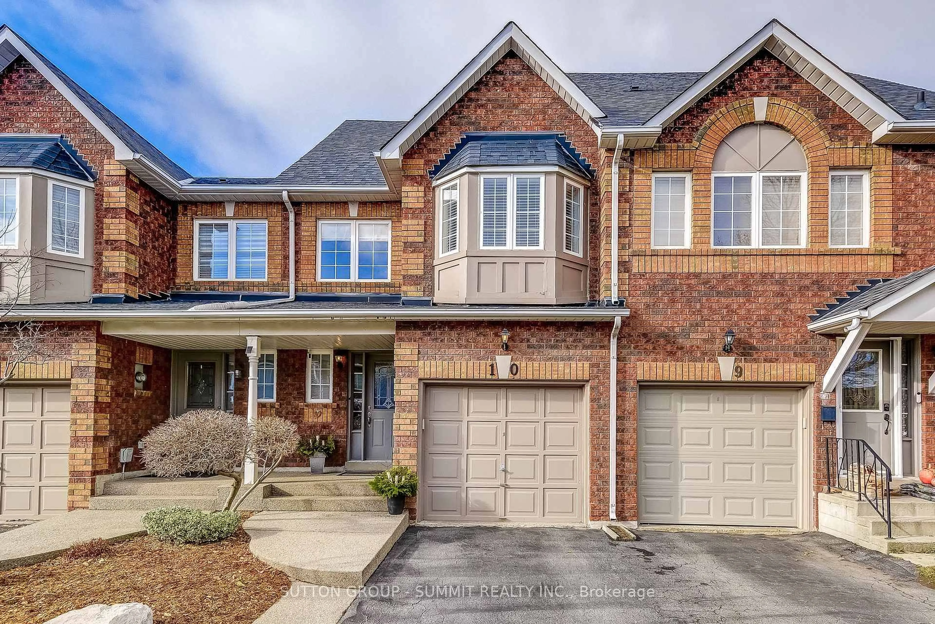 Home with brick exterior material, street for 1425 Abbeywood Dr #10, Oakville Ontario L6M 3R3