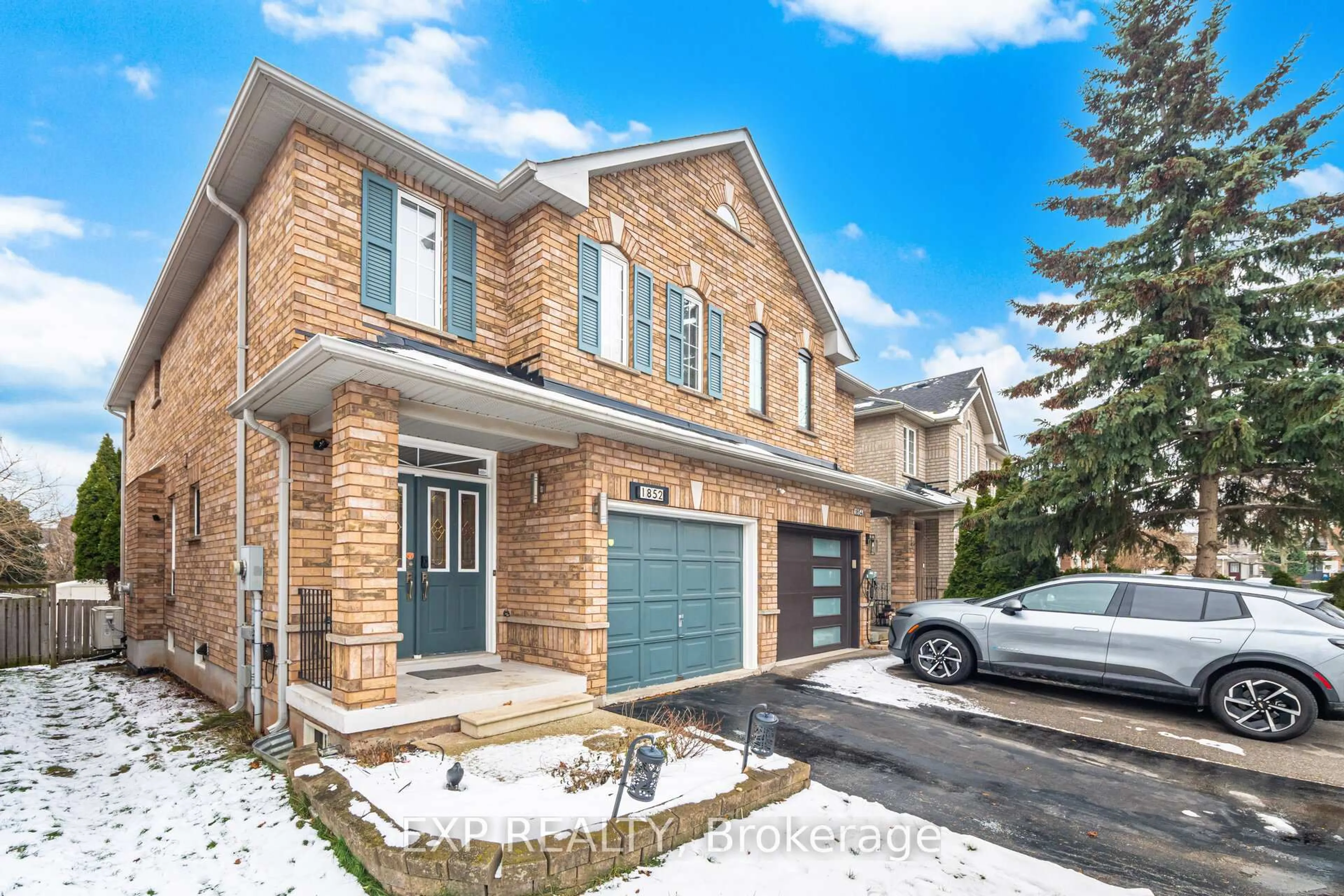 Home with brick exterior material, street for 1852 Creek Way, Burlington Ontario L7L 6P9