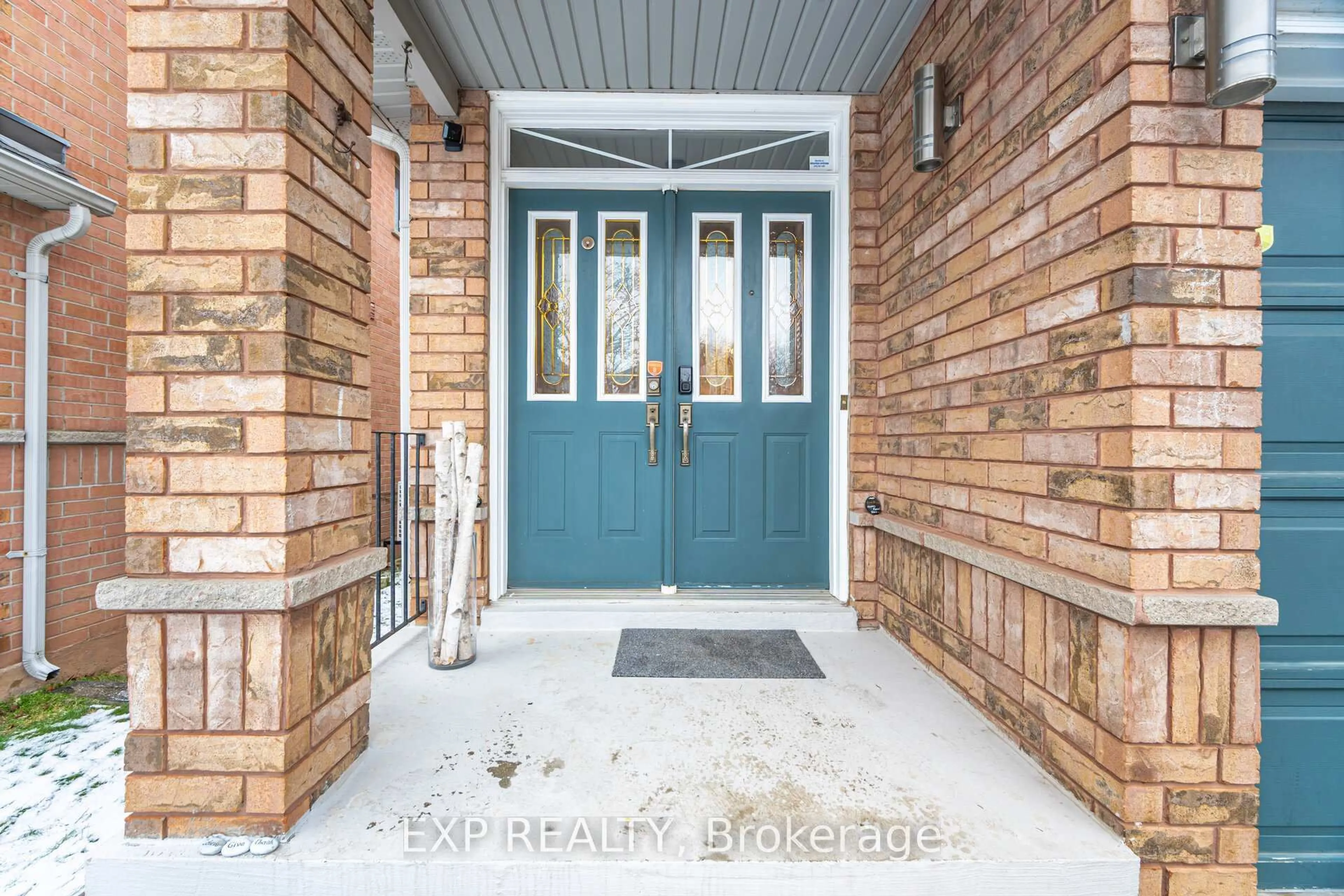 Indoor entryway for 1852 Creek Way, Burlington Ontario L7L 6P9