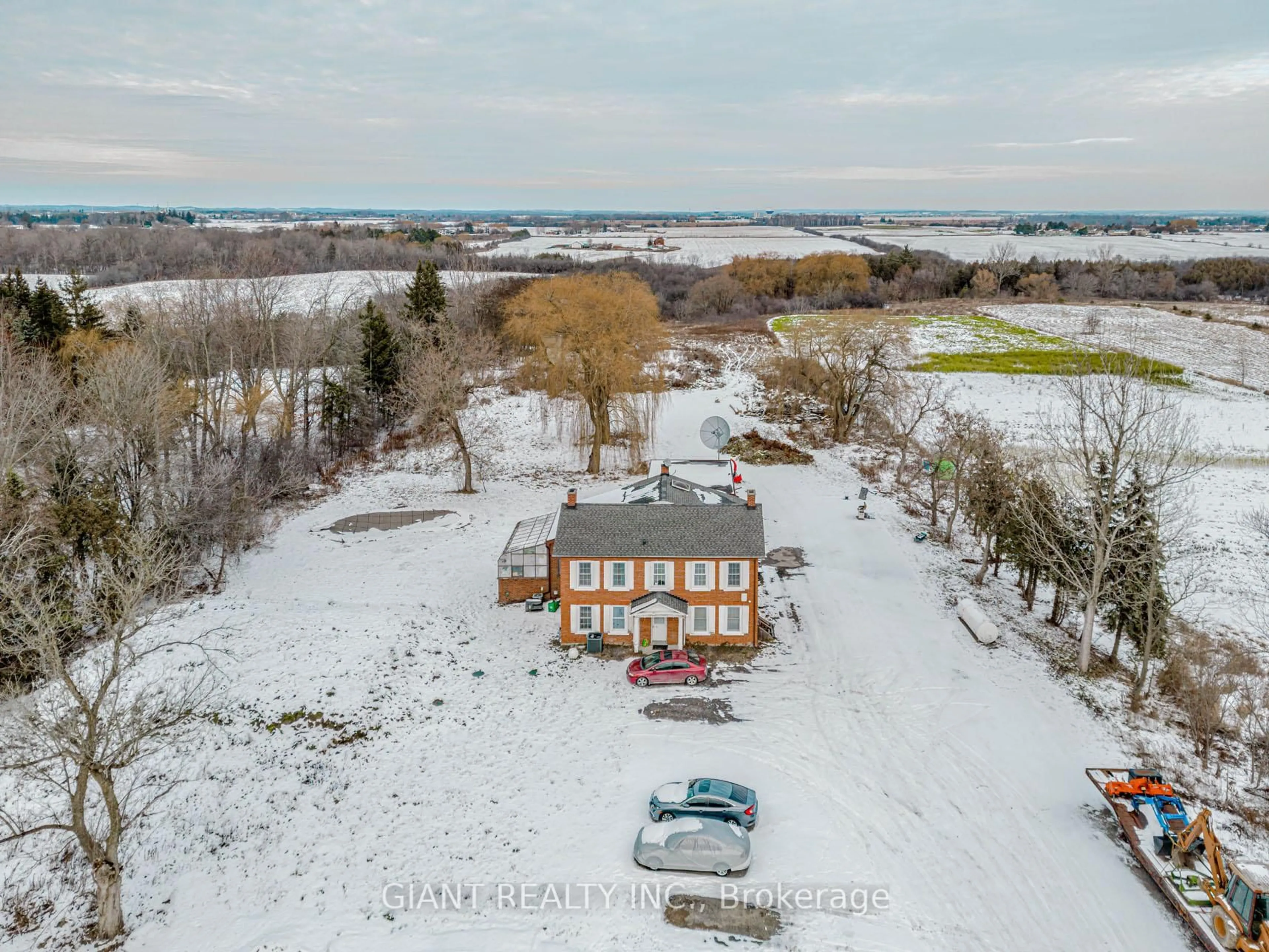 A pic from outside/outdoor area/front of a property/back of a property/a pic from drone, building for 13479 Centreville Creek Rd, Caledon Ontario L7G 3B8