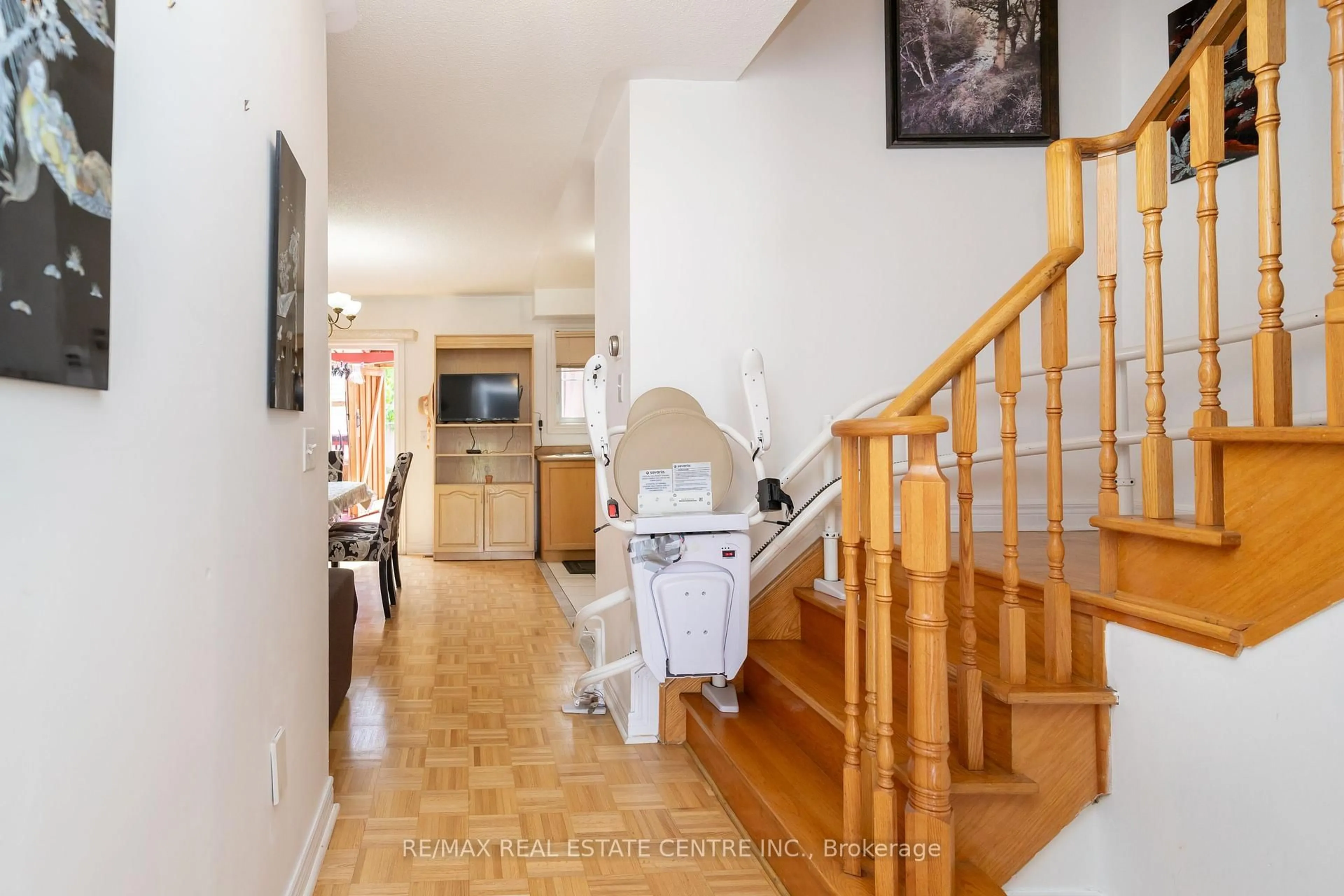 Indoor foyer for 83 Checkerberry Cres, Brampton Ontario L6R 2S9