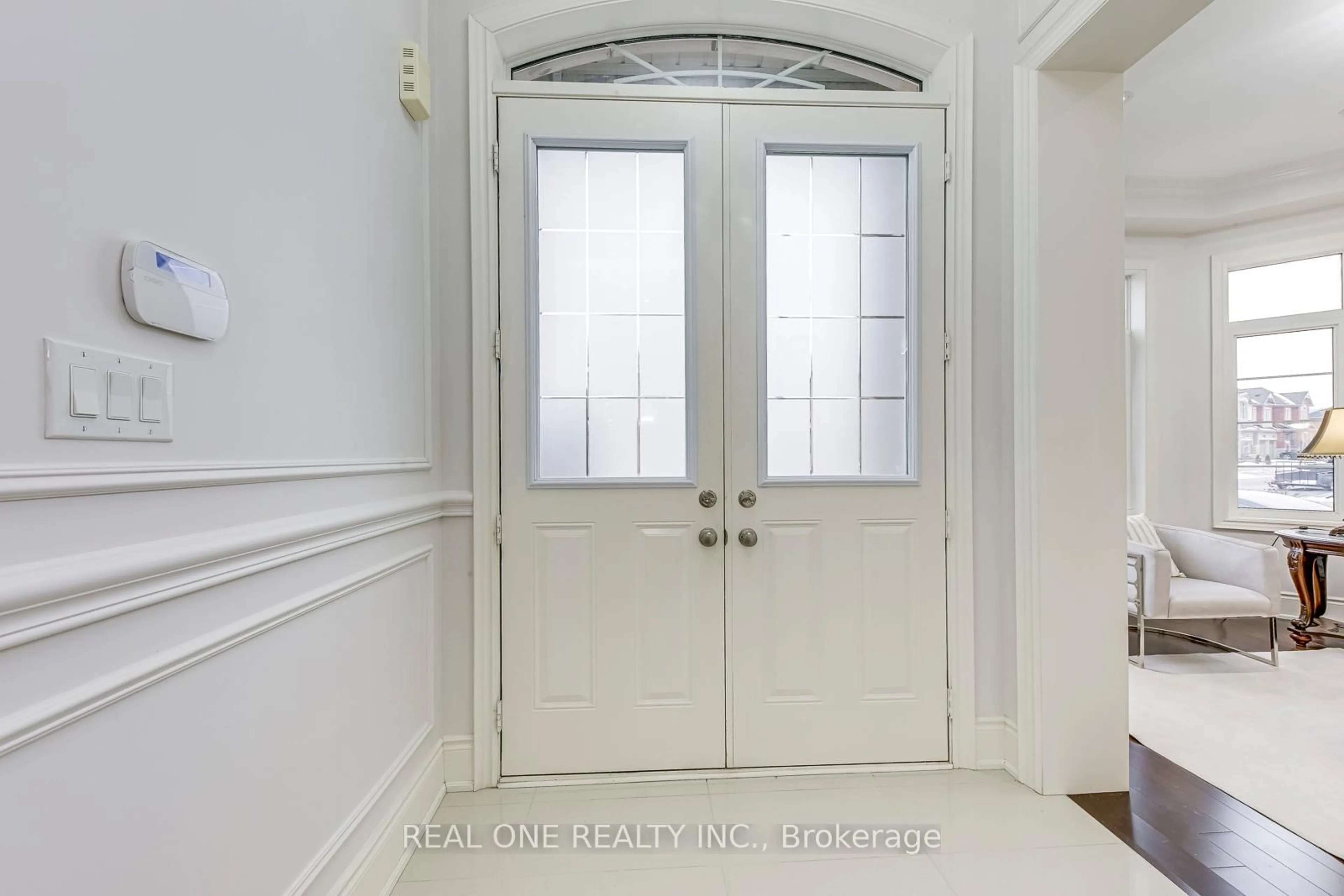 Indoor entryway for 3159 William Rose Way, Oakville Ontario L6H 0T3