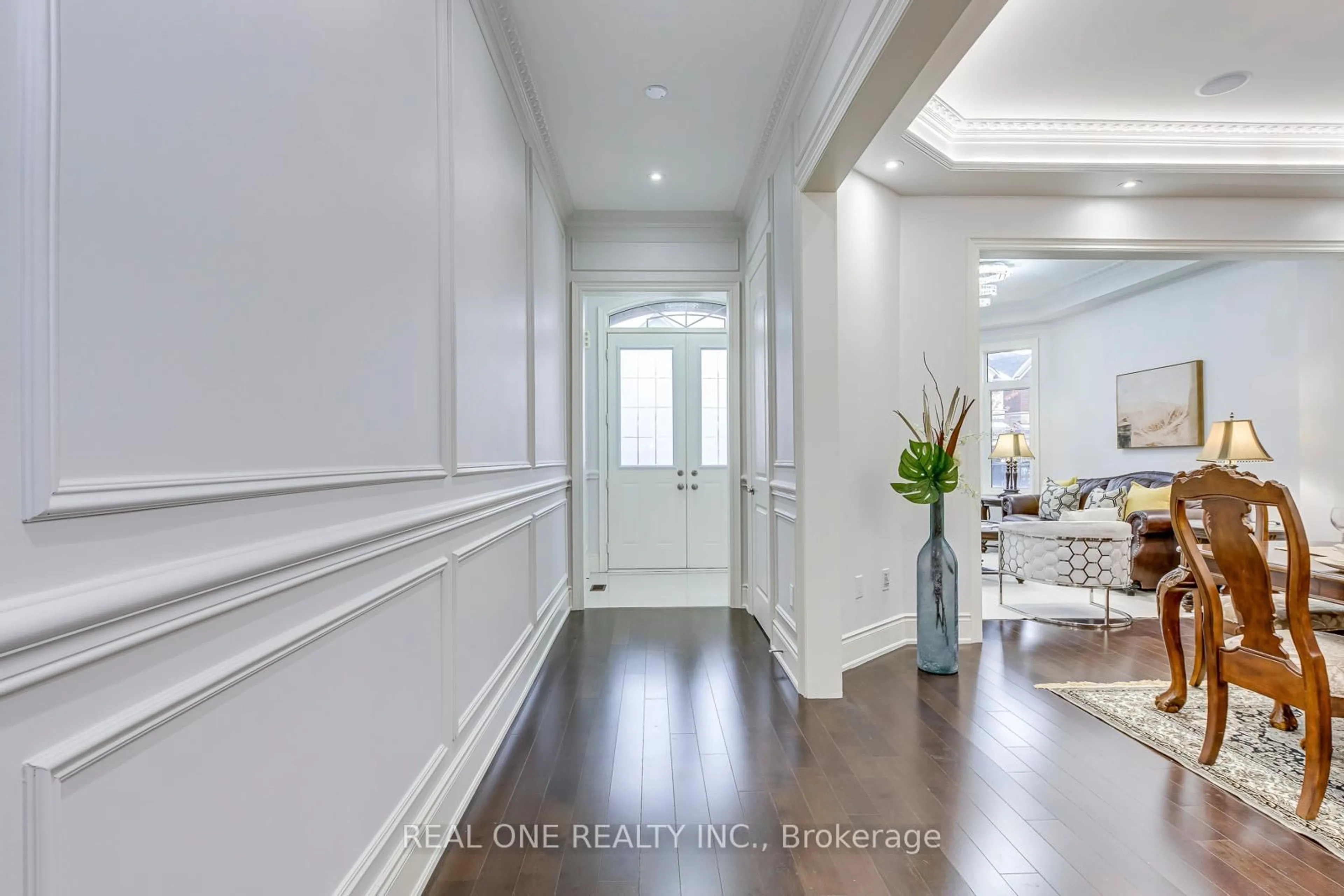 Indoor entryway for 3159 William Rose Way, Oakville Ontario L6H 0T3