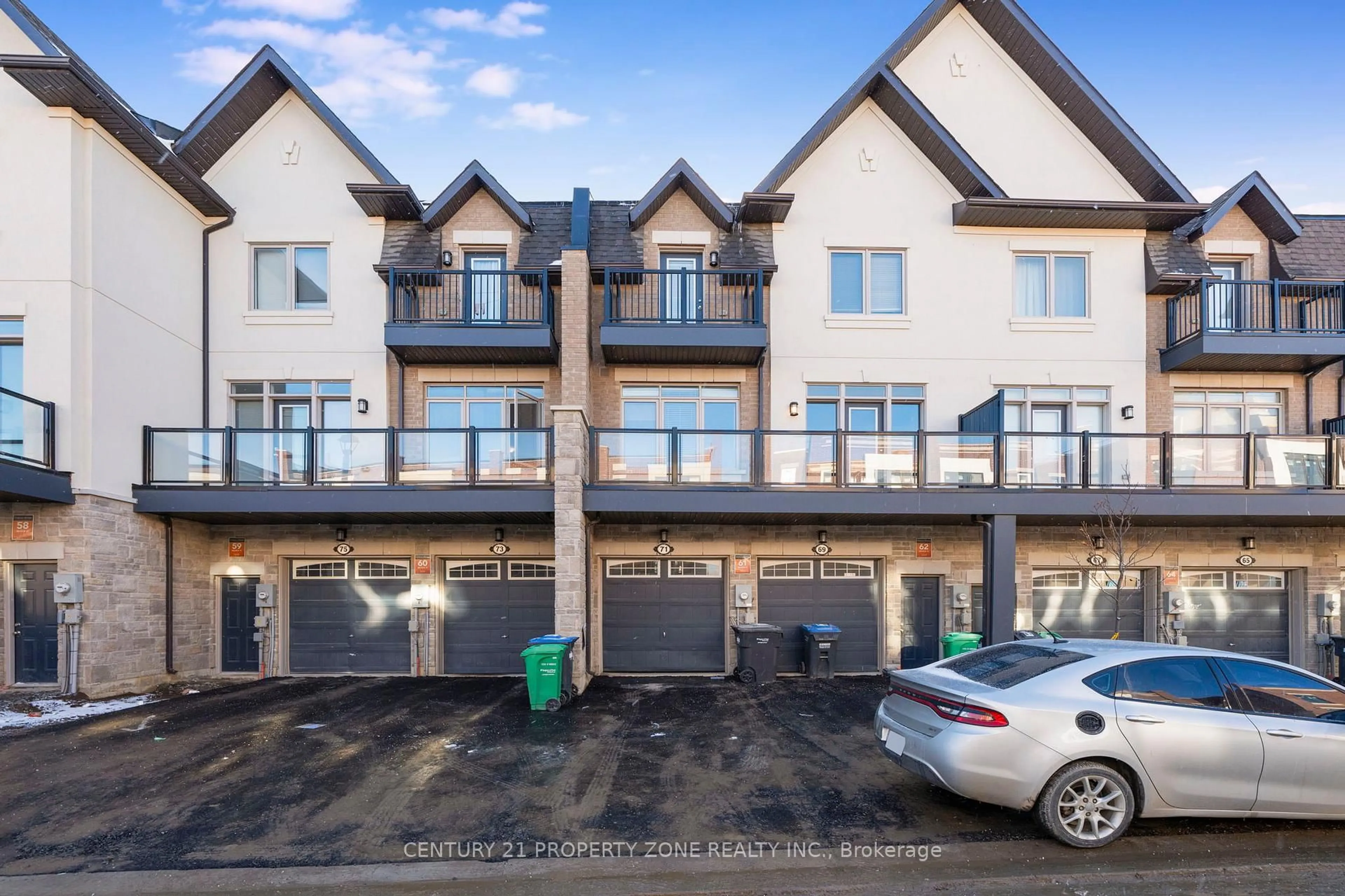 A pic from outside/outdoor area/front of a property/back of a property/a pic from drone, street for 20-71 Springdale Ave, Caledon Ontario L7C 4L6