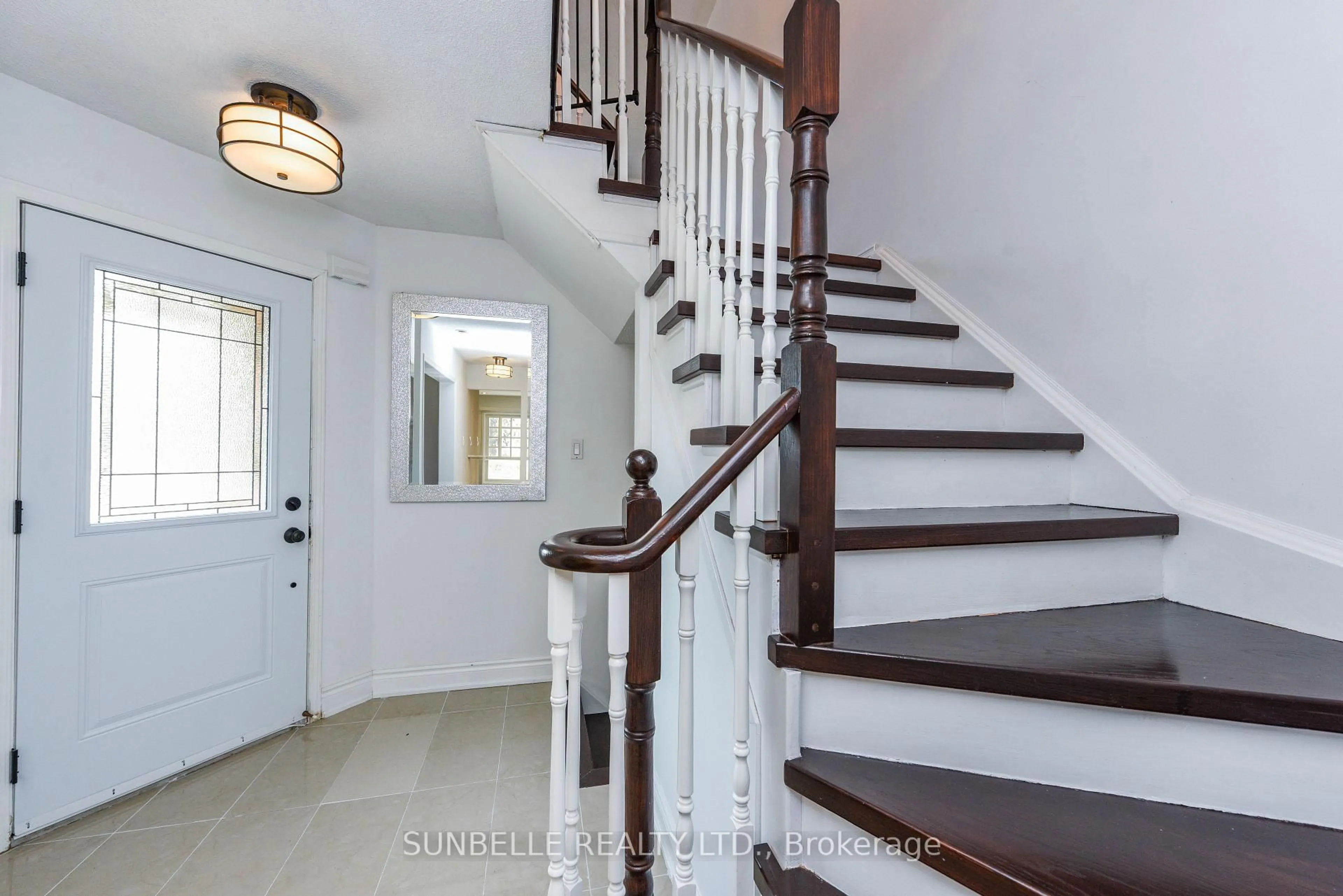 Unknown for 3826 Allcroft Rd, Mississauga Ontario L5N 6V6