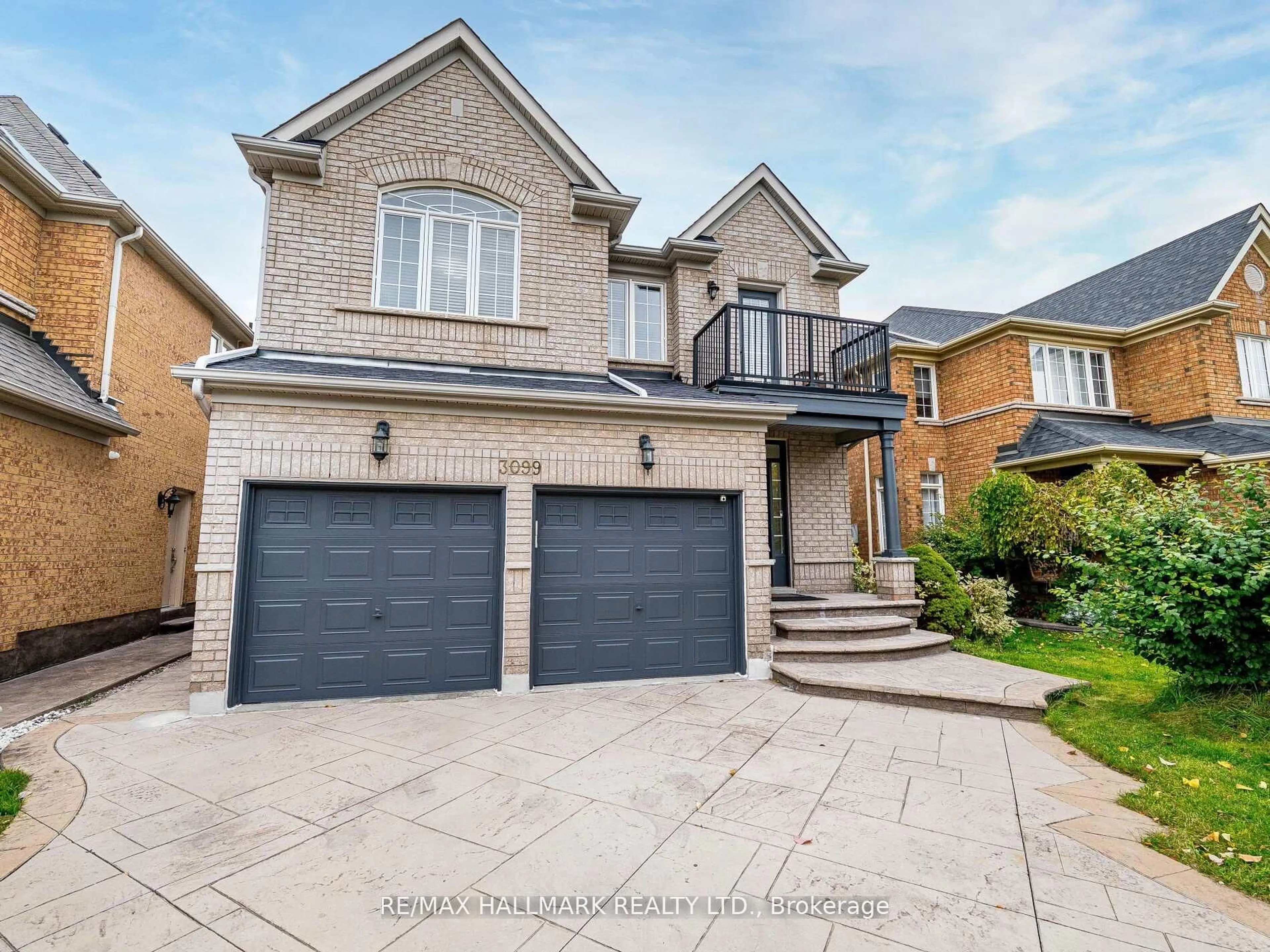 Home with brick exterior material, street for 3099 Velmar Dr, Mississauga Ontario L5M 6W3