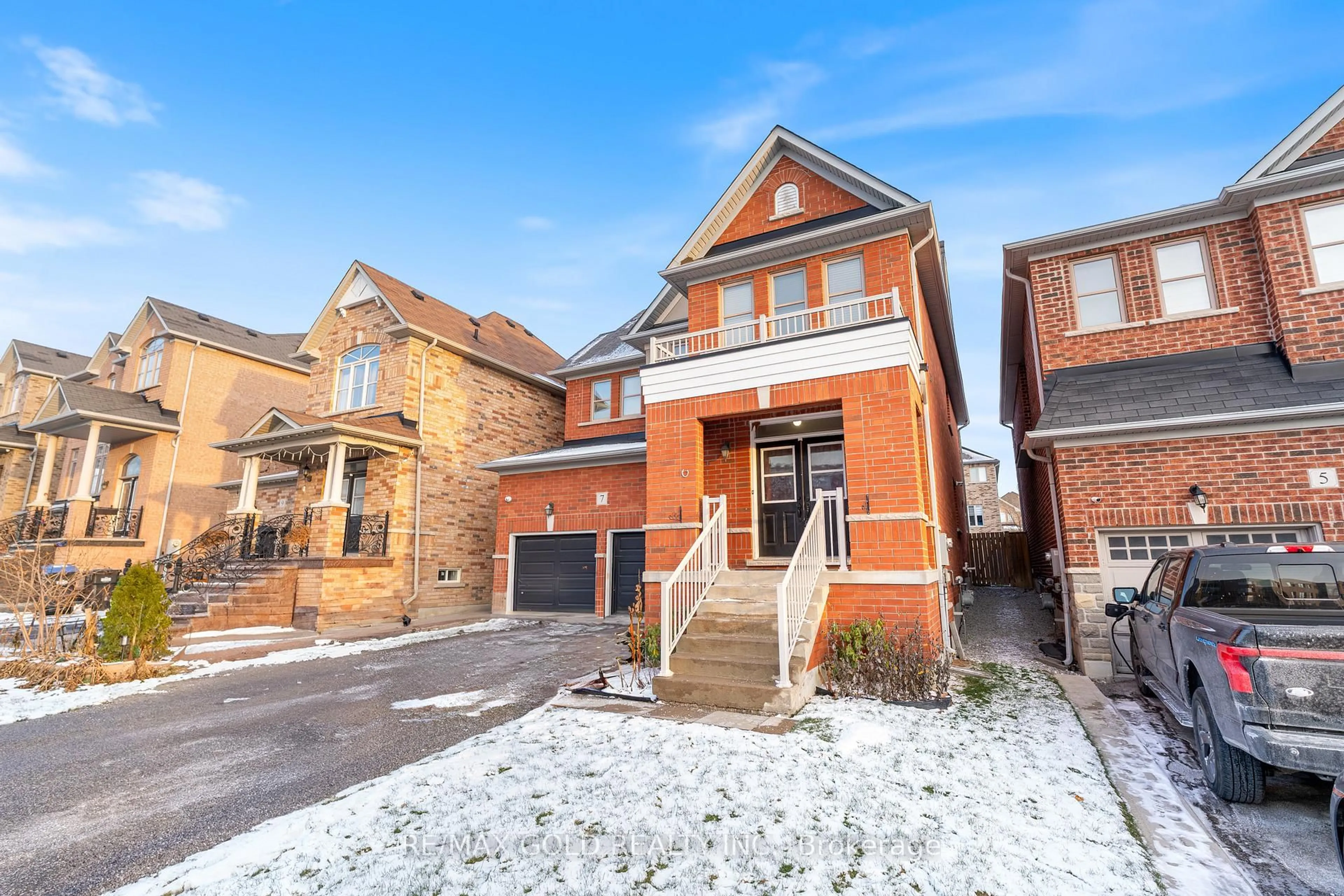 Home with brick exterior material, street for 7 Gardenbrooke Tr, Brampton Ontario L6P 3L1