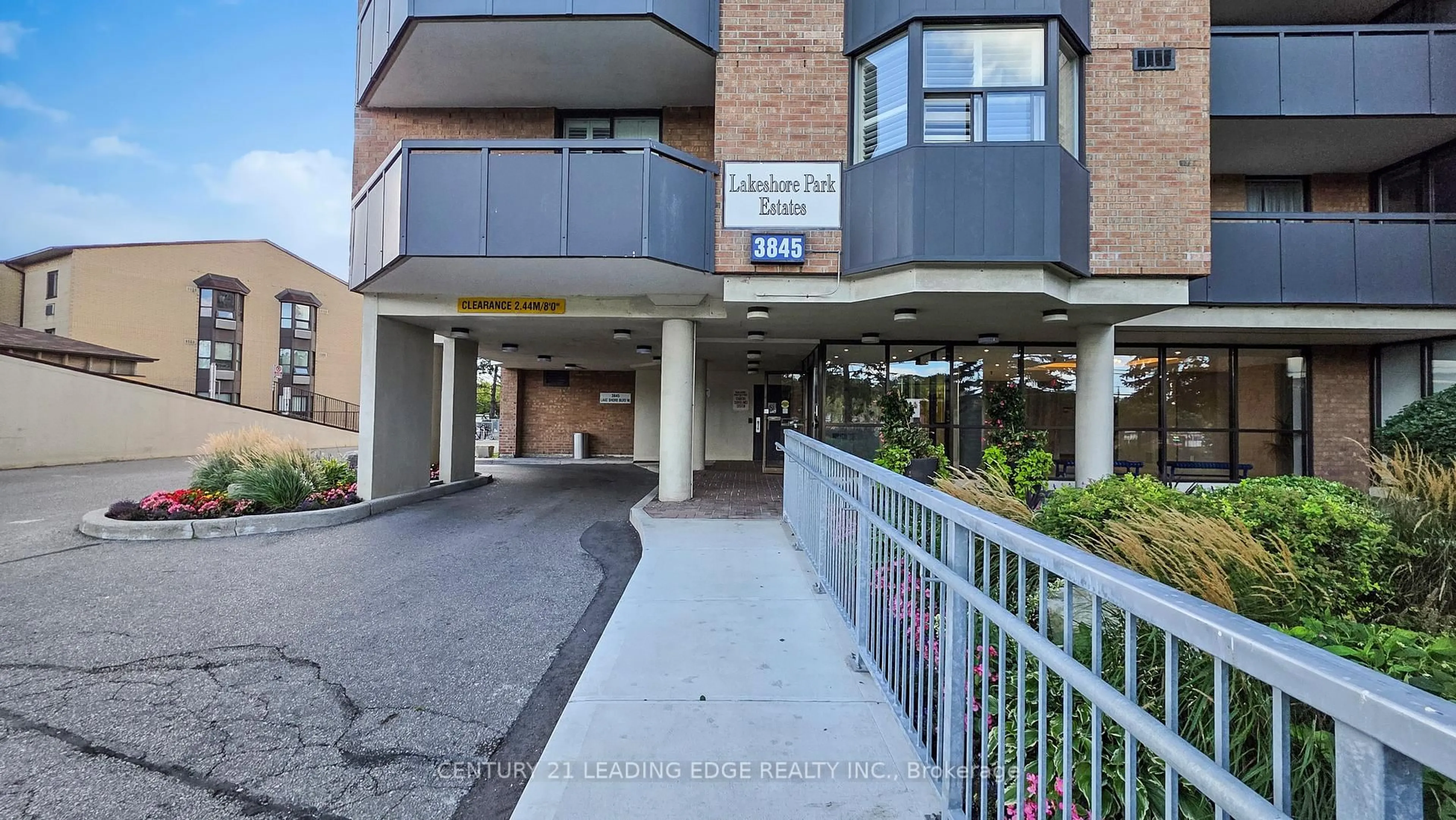 Indoor foyer for 3845 Lake Shore Blvd #1611, Toronto Ontario M8W 4Y3