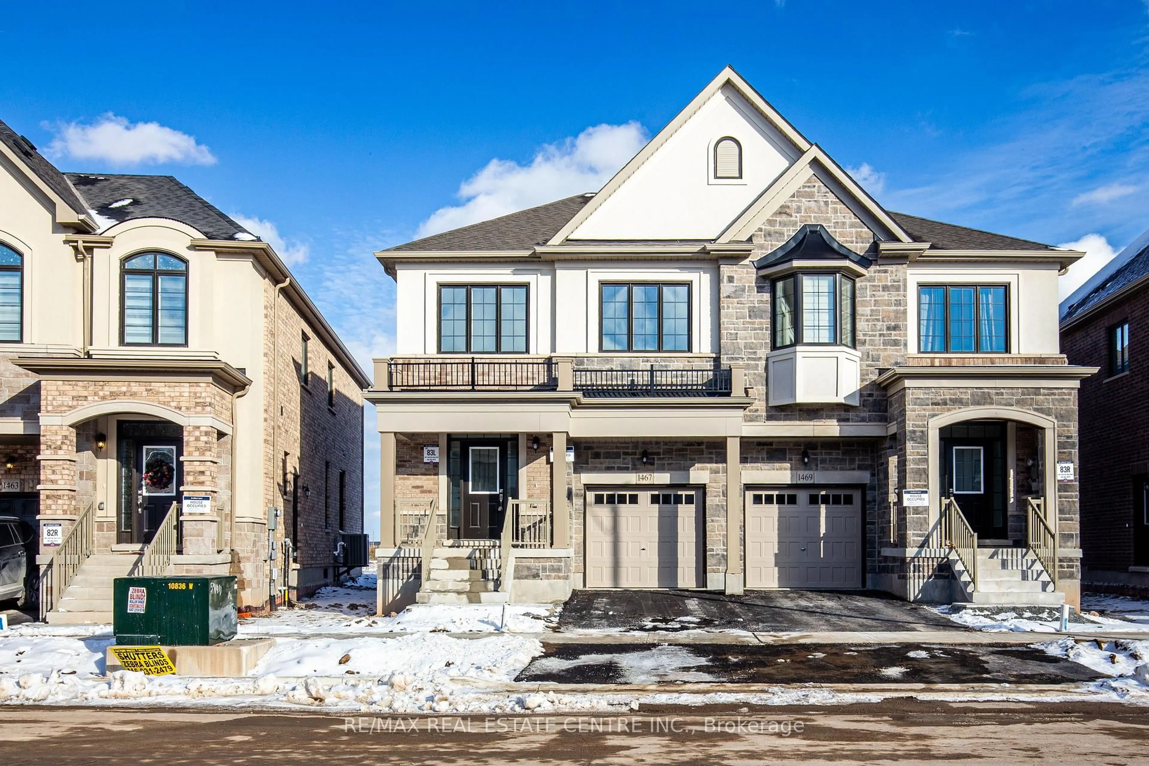 Home with brick exterior material, street for 1467 SAVOLINE Blvd, Milton Ontario L9E 2G5