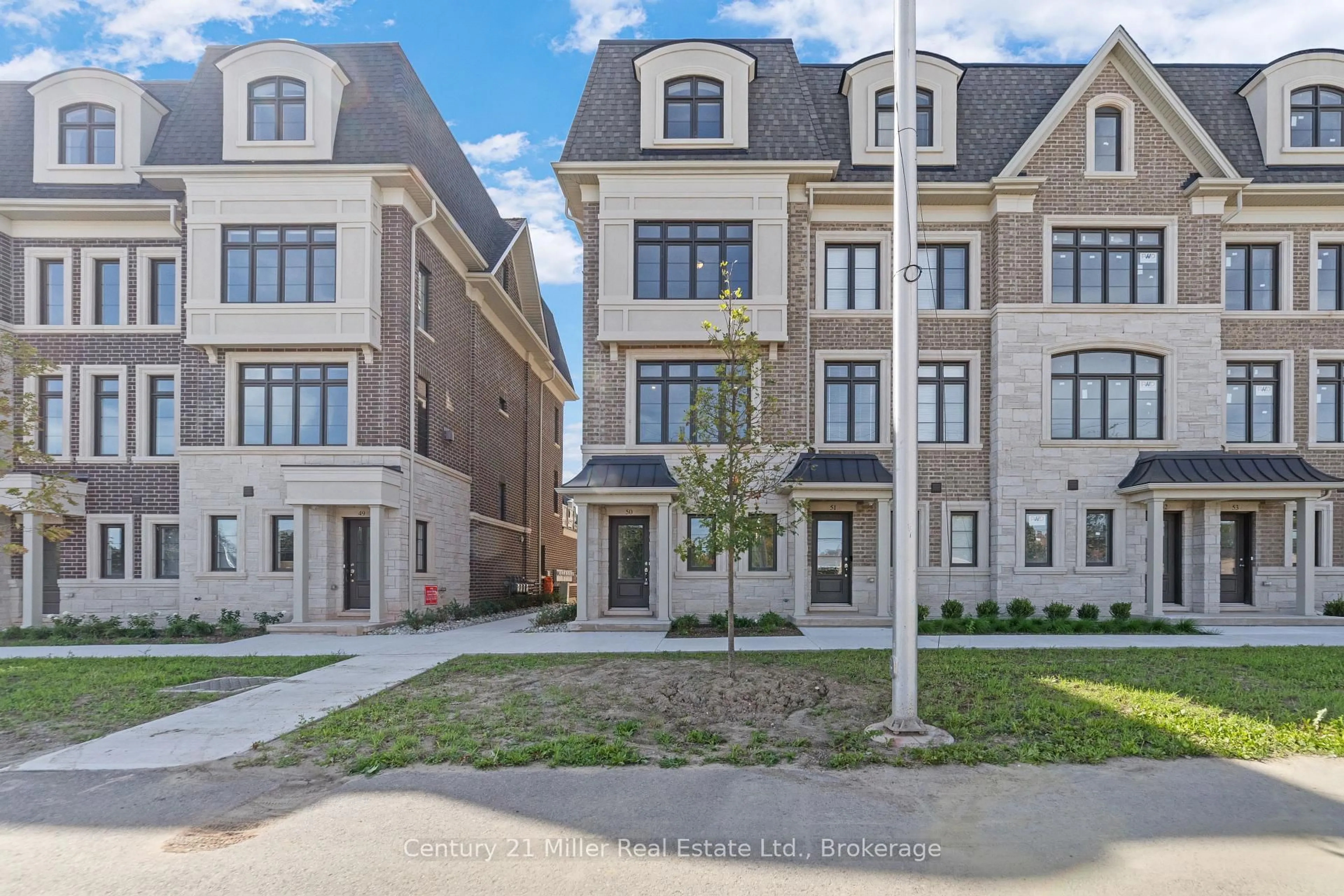 Home with brick exterior material, street for 2140 Trafalgar Rd #43, Oakville Ontario L6H 8A5