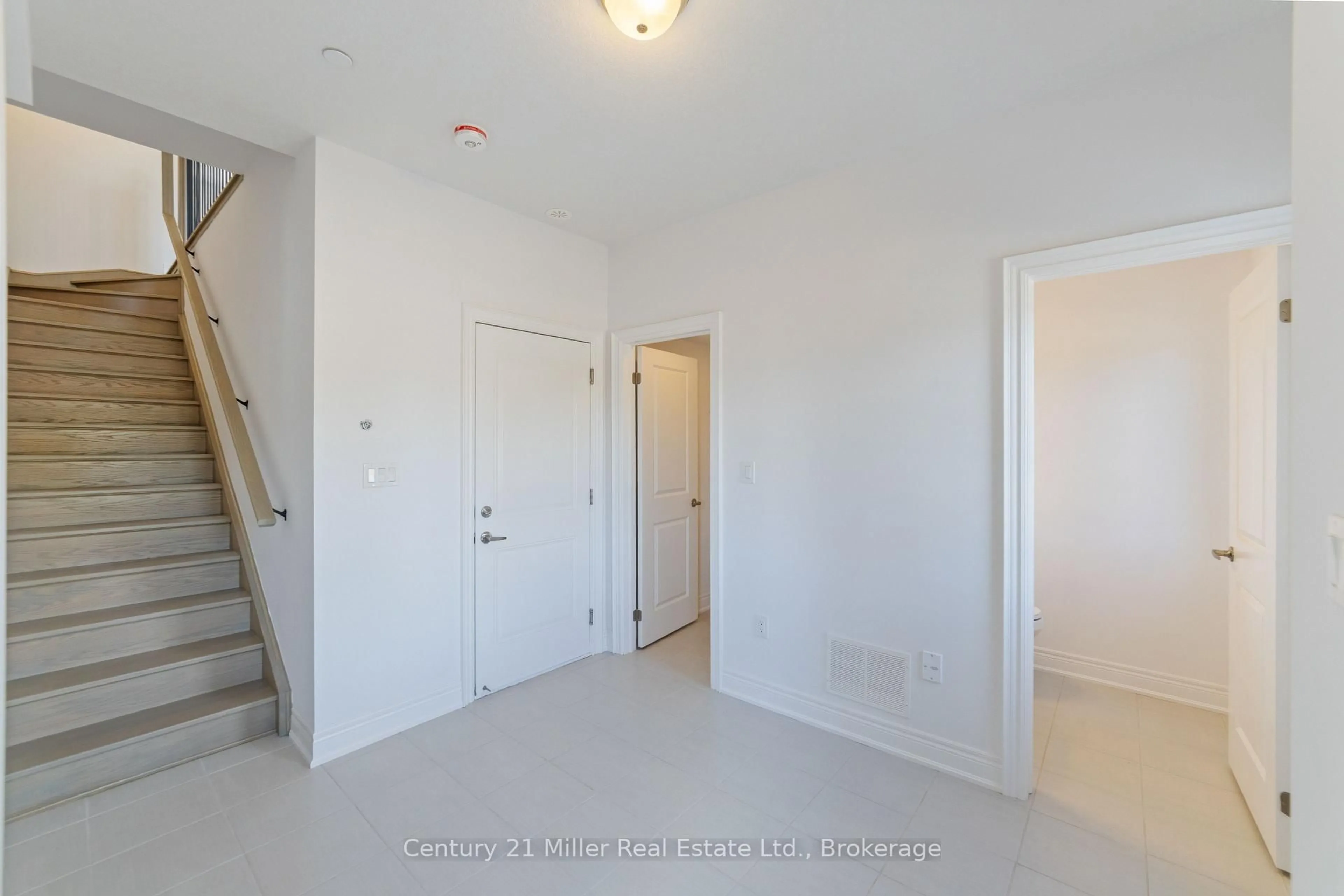 Unknown for 2140 Trafalgar Rd #43, Oakville Ontario L6H 8A5