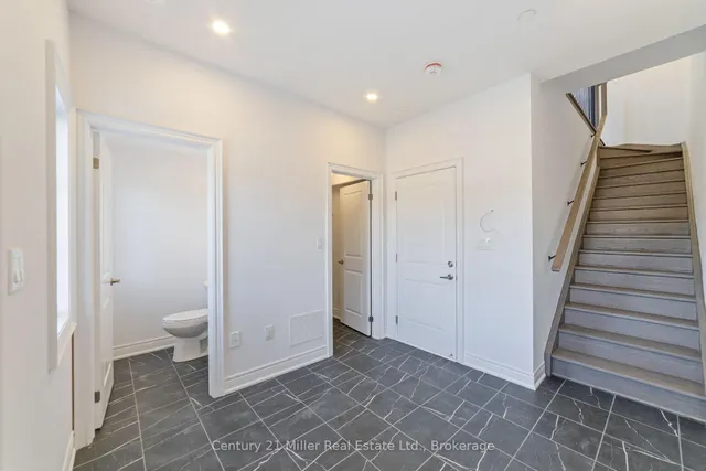 2140 Trafalgar Rd #43, Oakville 4