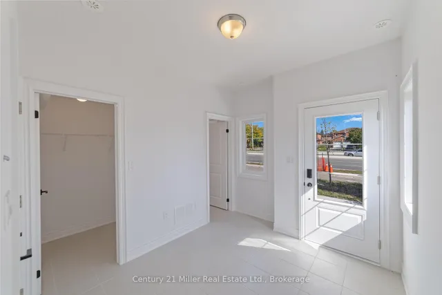 2140 Trafalgar Rd #42, Oakville 2