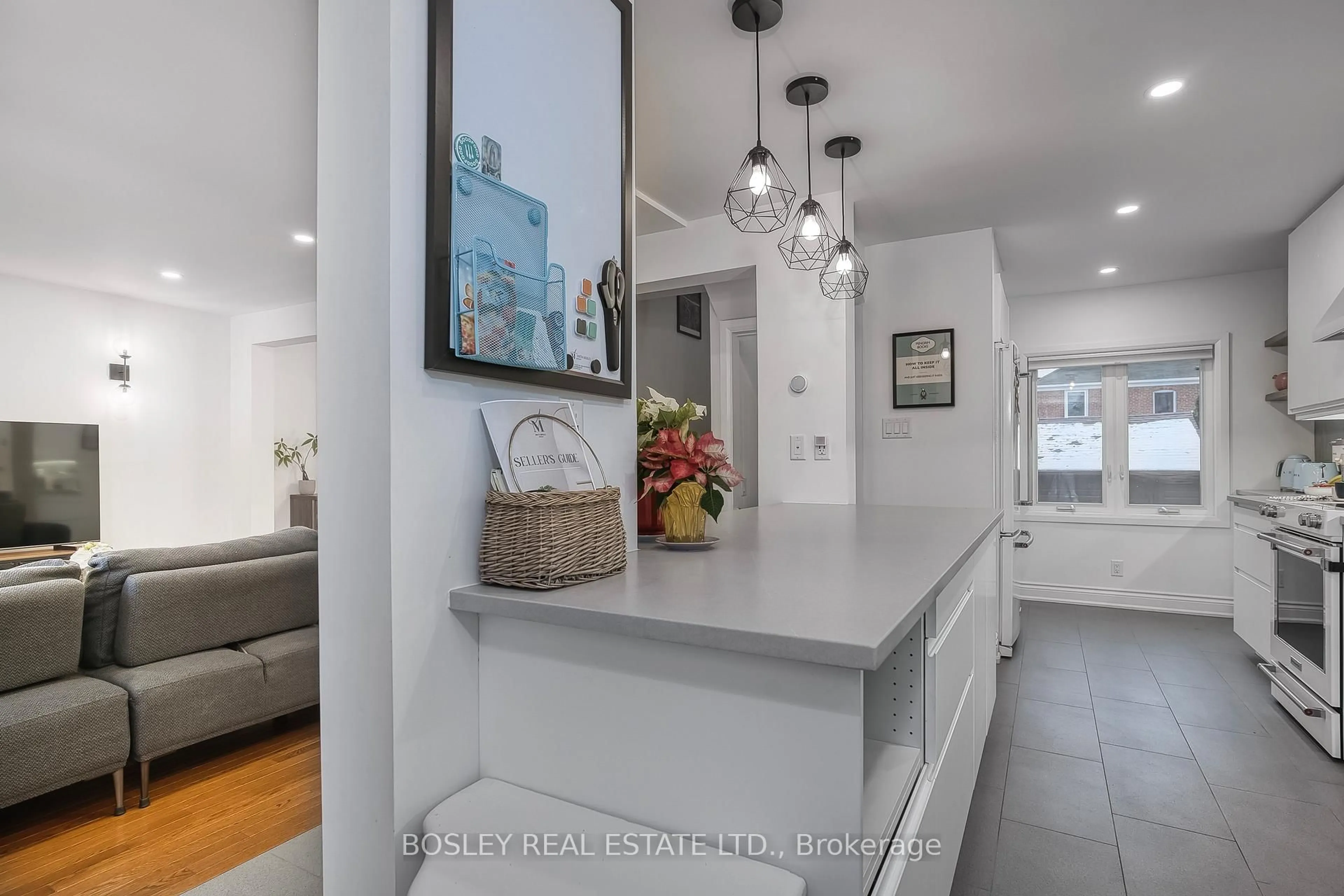 Open concept kitchen, unknown for 29 Patika Ave, Toronto Ontario M9N 2E7