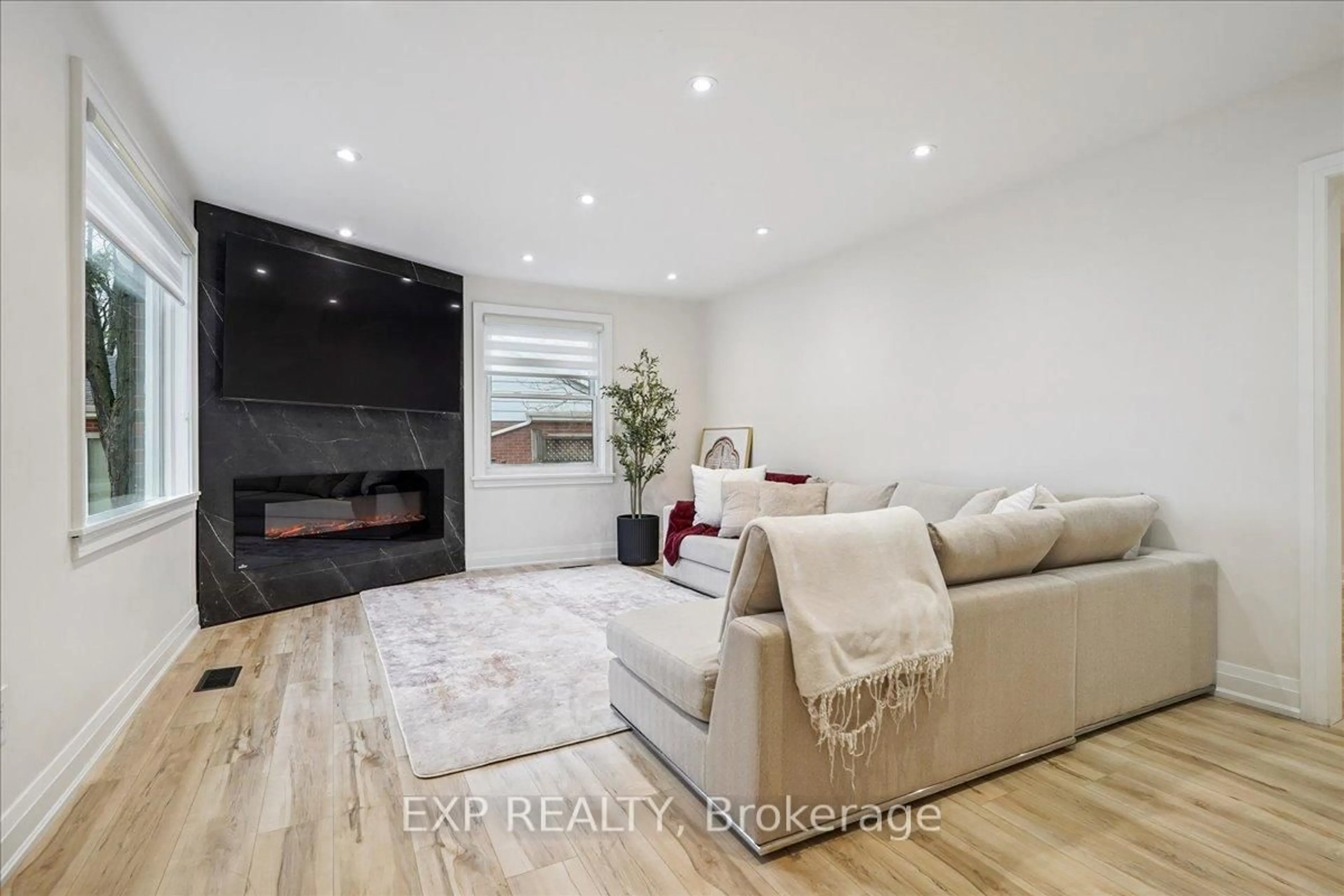 Living room with furniture, unknown for 10 Harold St, Brampton Ontario L6Y 1C7