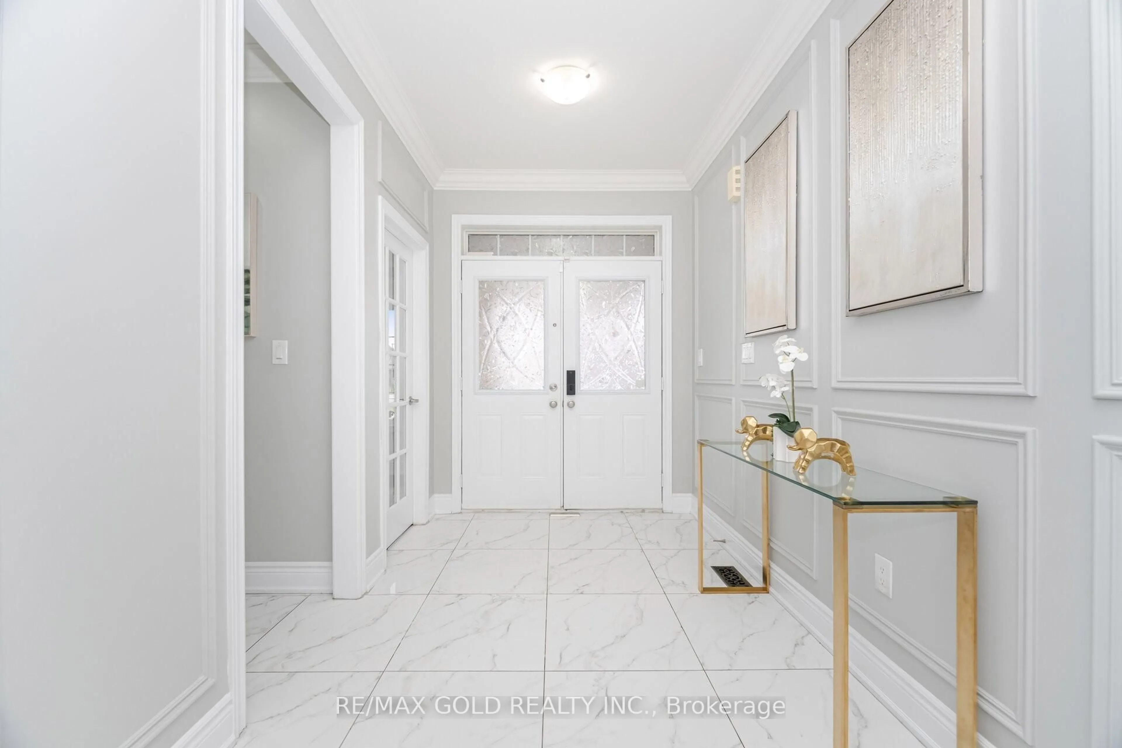 Indoor entryway for 1 Hertonia St, Brampton Ontario L6P 4J7