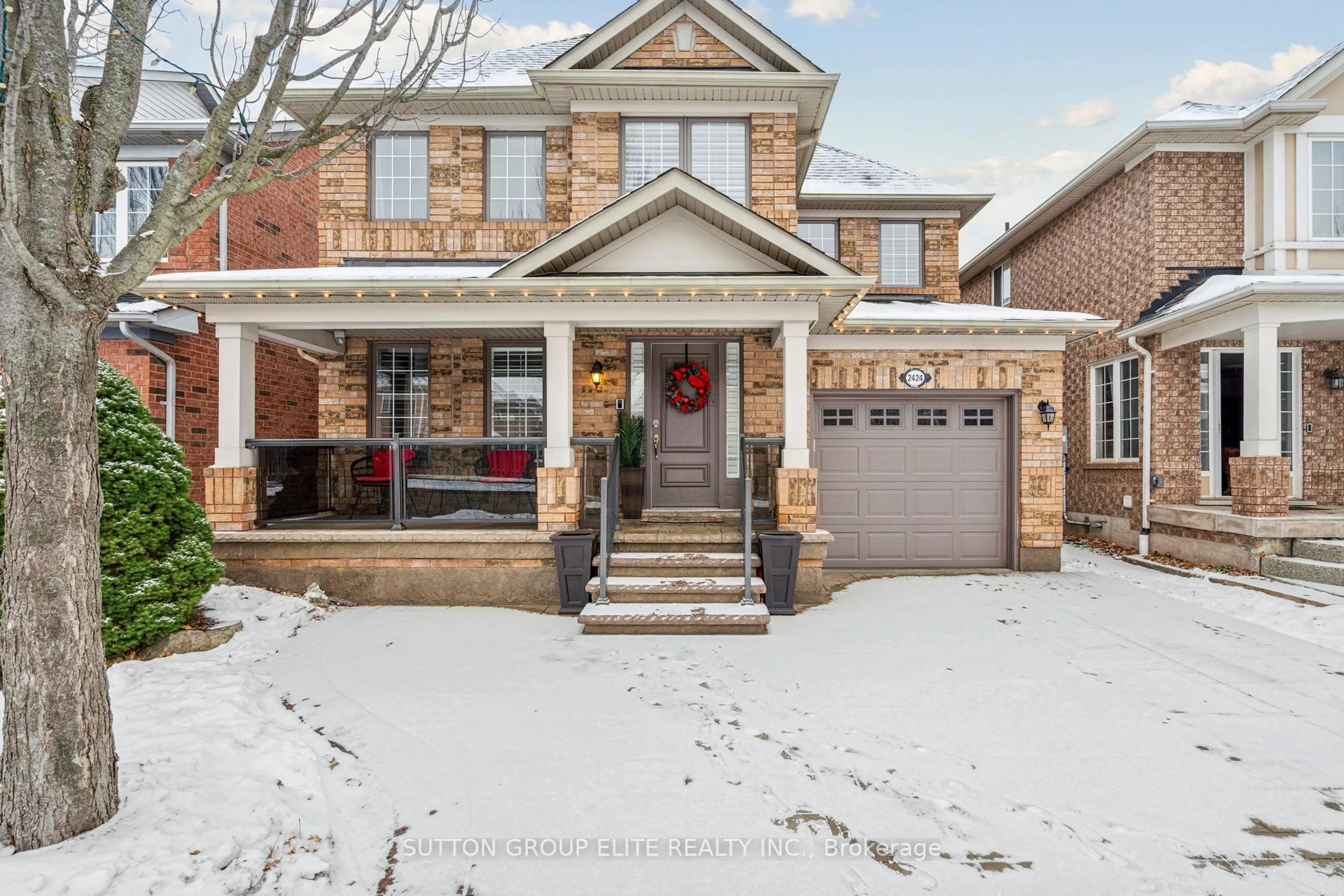 Home with brick exterior material, street for 2424 Oakhaven Dr, Oakville Ontario L6M 4A6
