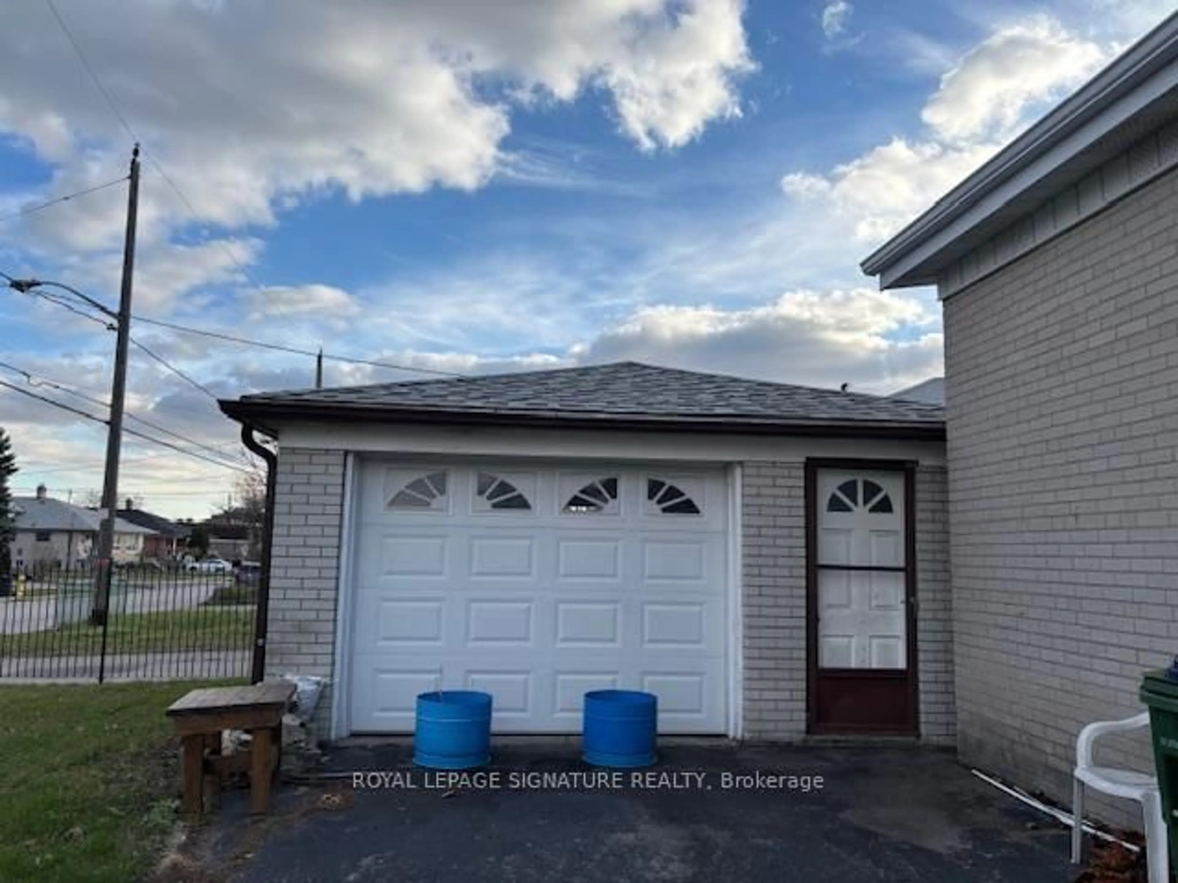 Unknown for 1 Brady Cres, Toronto Ontario M3L 2B6